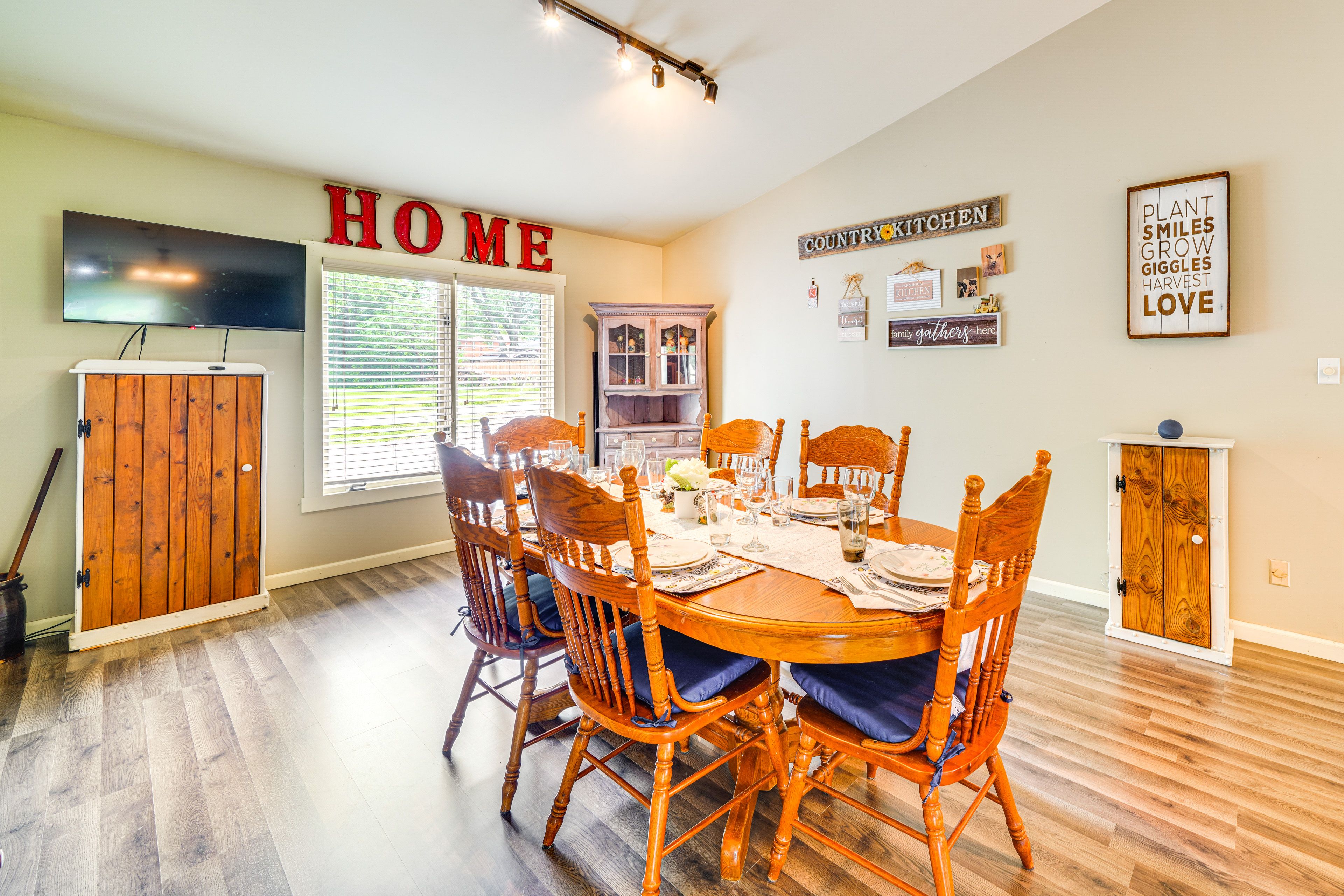 Dining Room | 1st Level | Dishware & Flatware