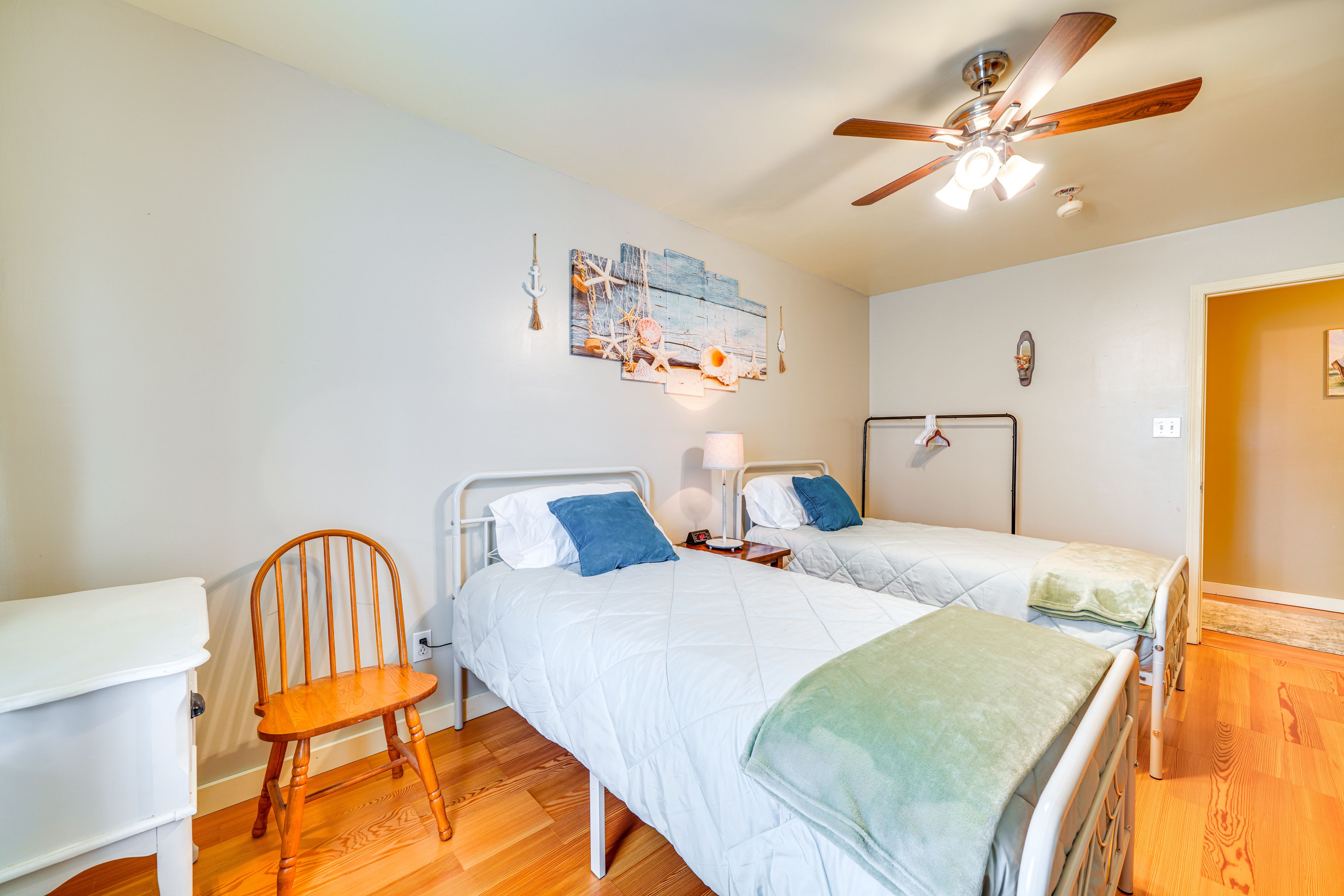 Bedroom 3 | 2nd Level | 2 Steps | 2 Twin Beds | Linens Provided