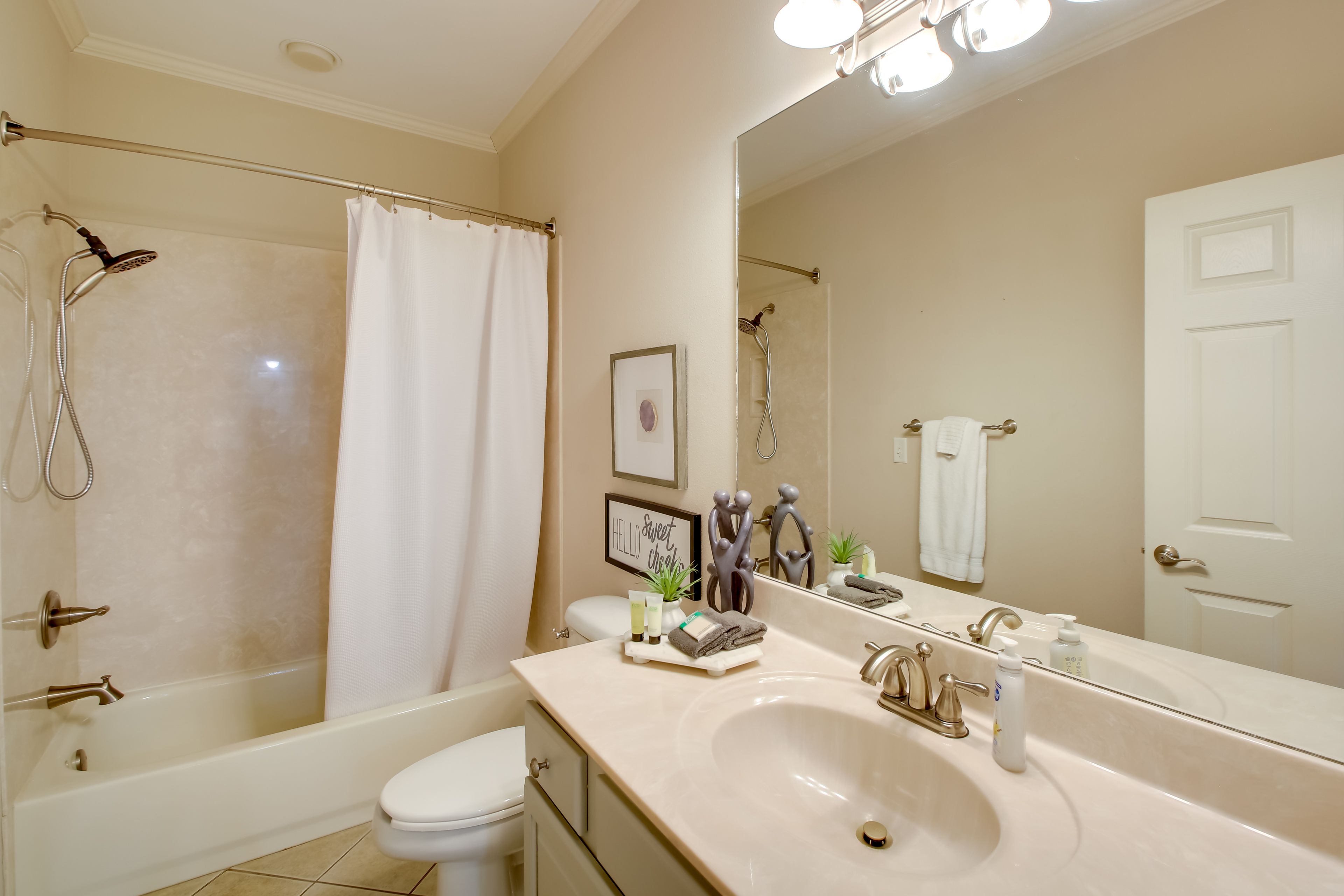 Full Bathroom