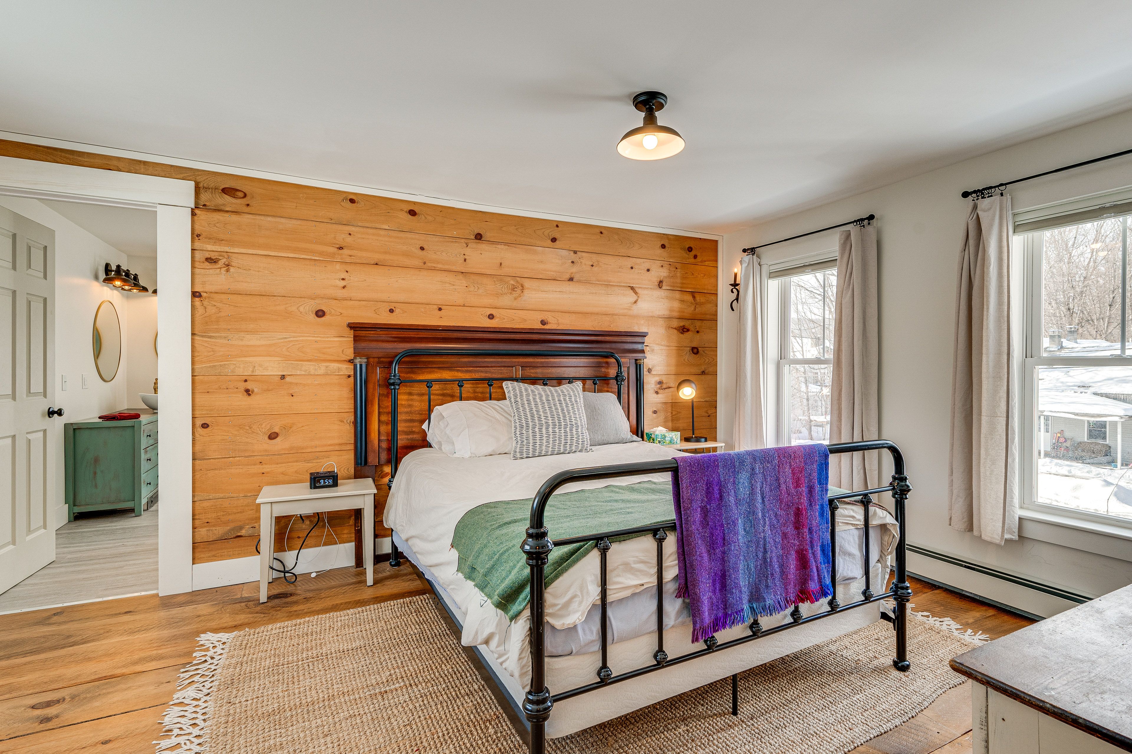 Bedroom 4 | Queen Bed | 2nd Floor