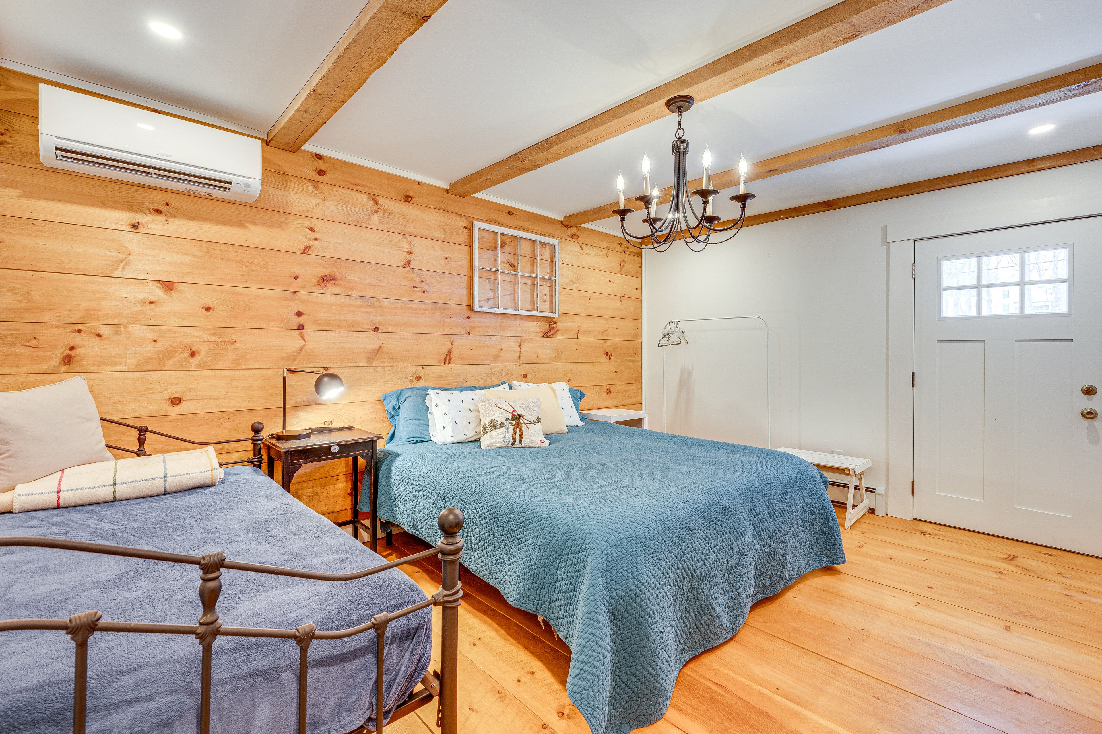Bedroom 1 | 1st Floor | King Bed | Twin Daybed