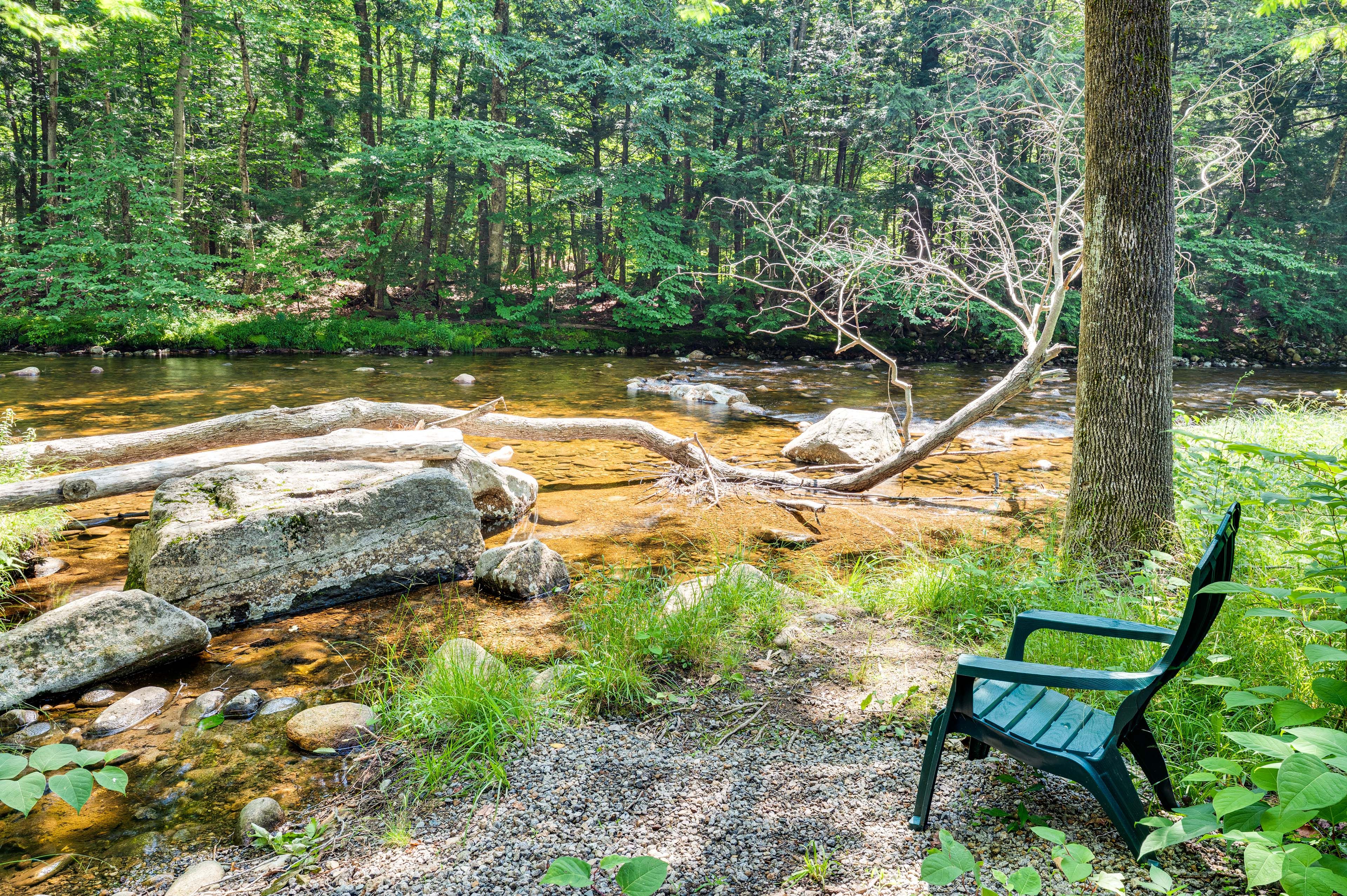 On-Site River Access | Riverfront Seating