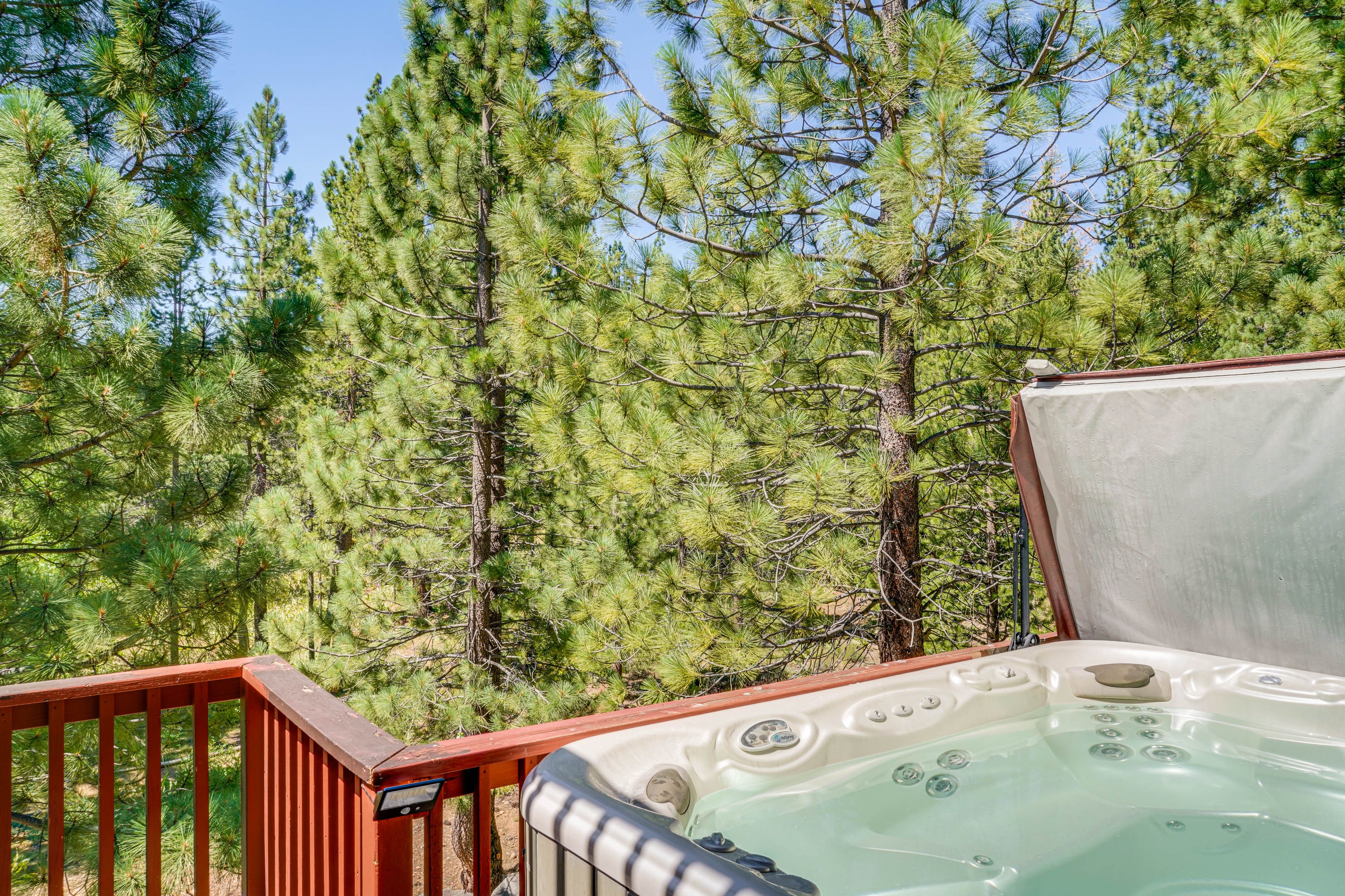 Private Hot Tub | 3 Decks | Gas Grill