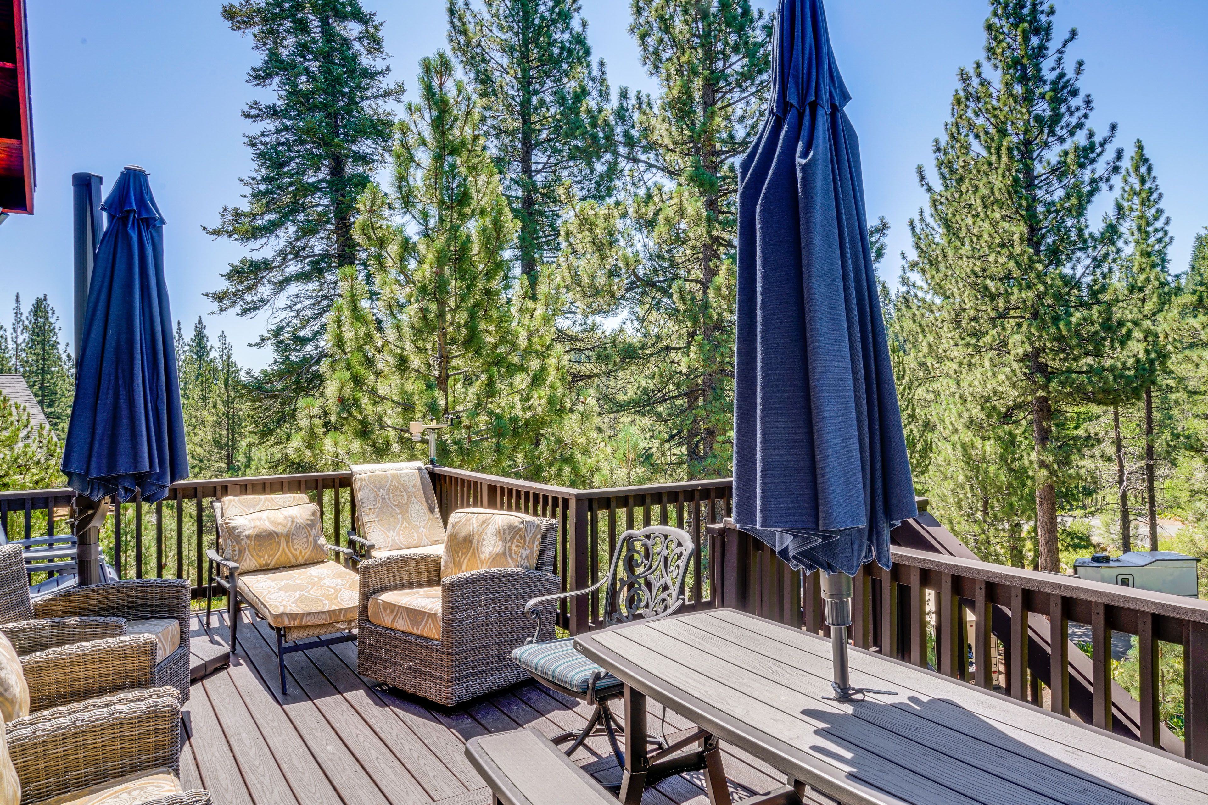 Upper Deck | Gas Grill