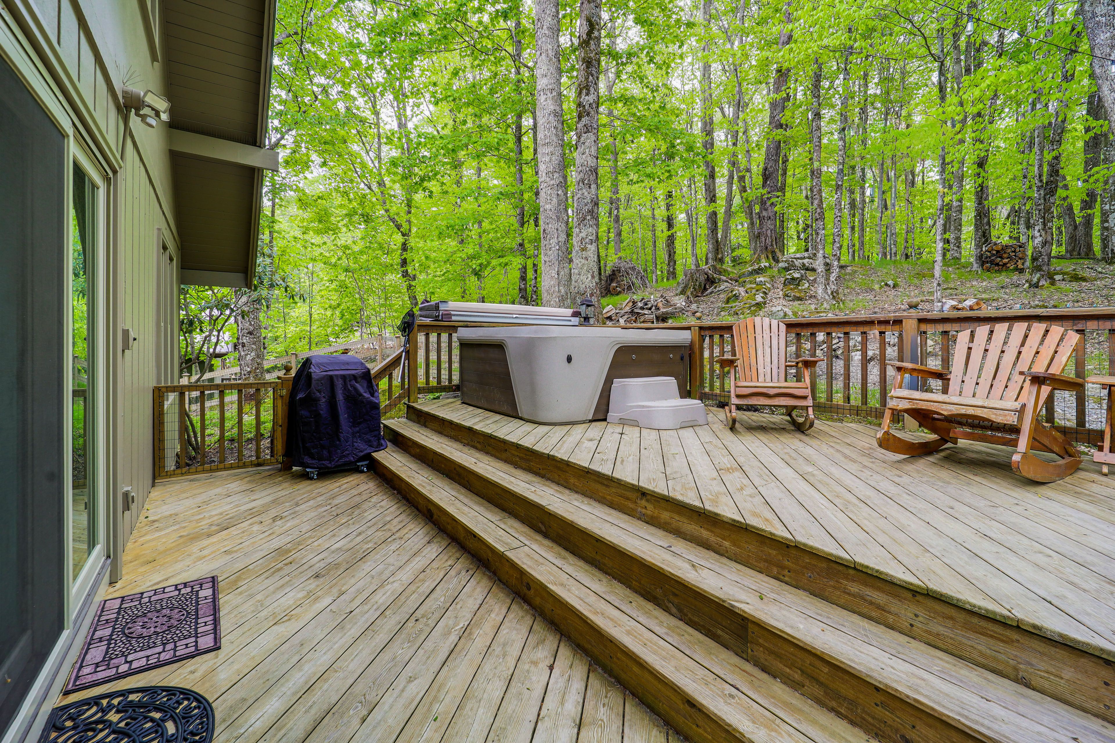 Deck | Private Hot Tub