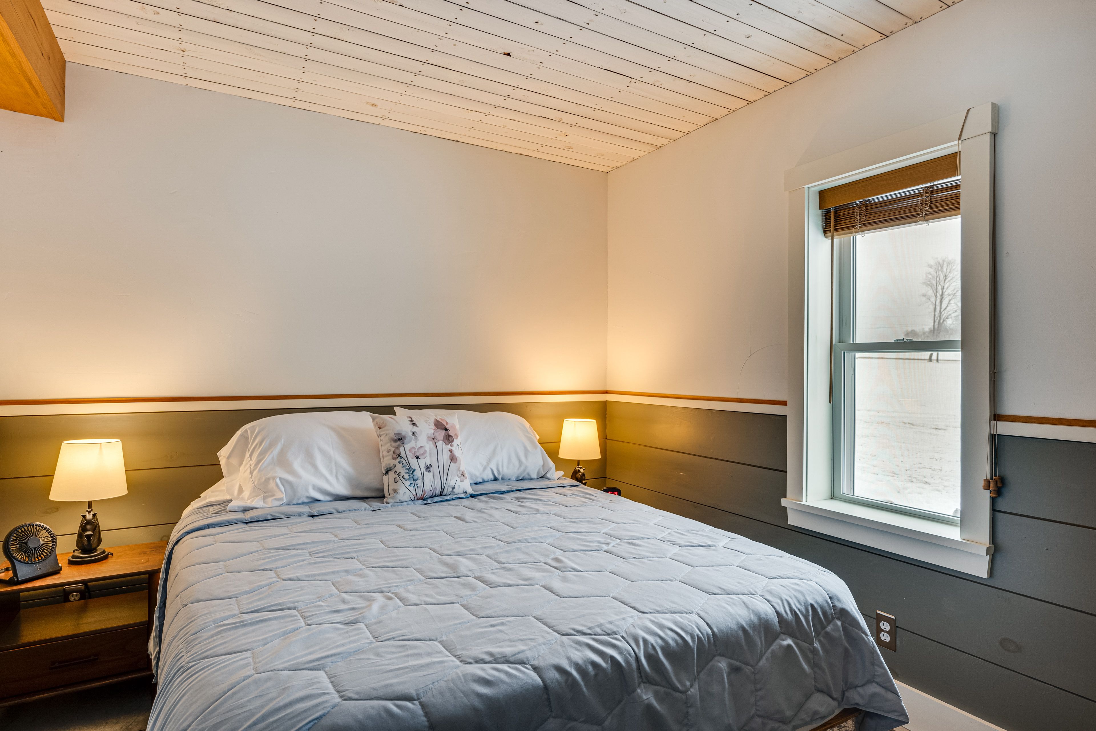 Bedroom 2 | Queen Bed