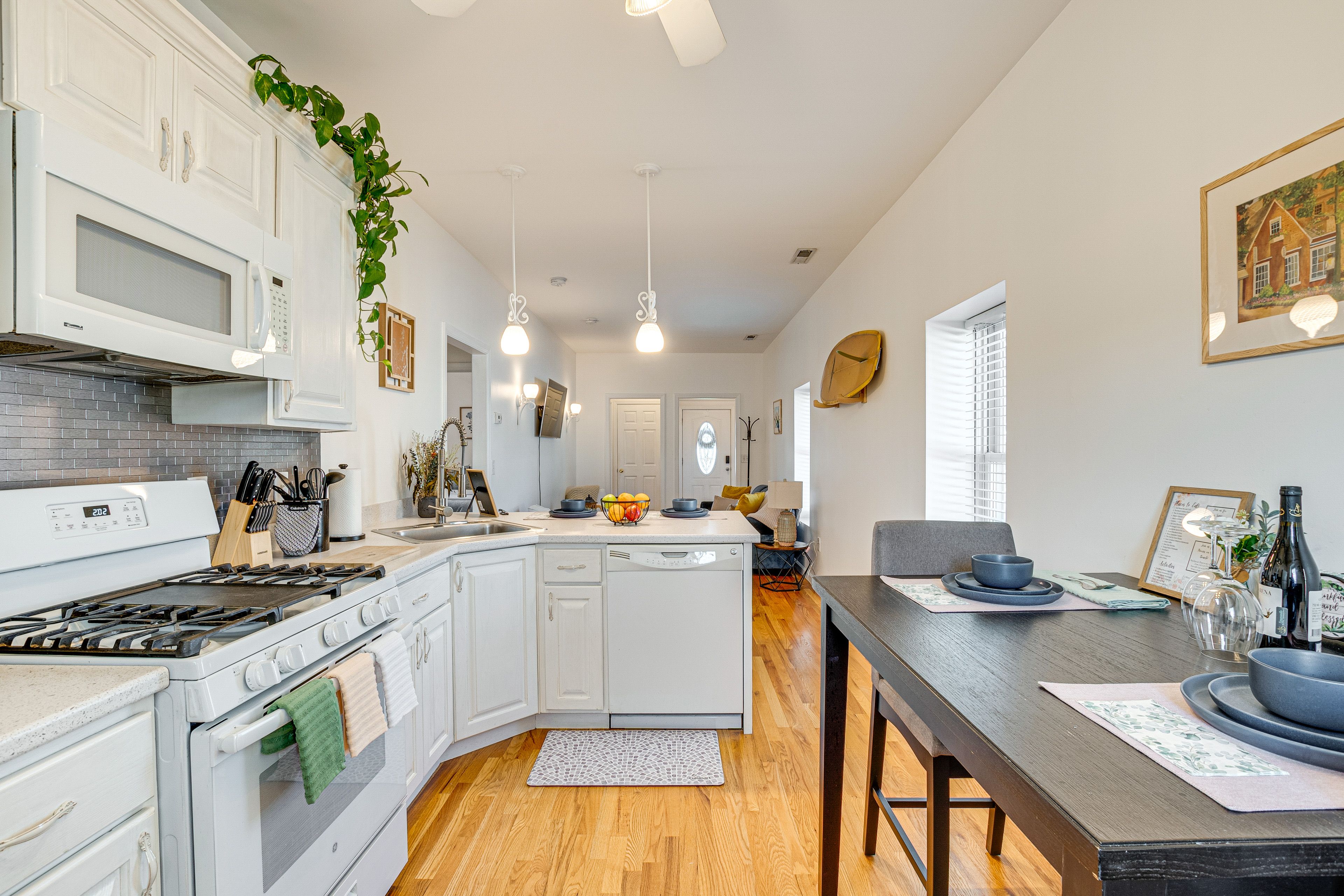 Kitchen & Dining Area | Single-Story Home | Cooking Basics