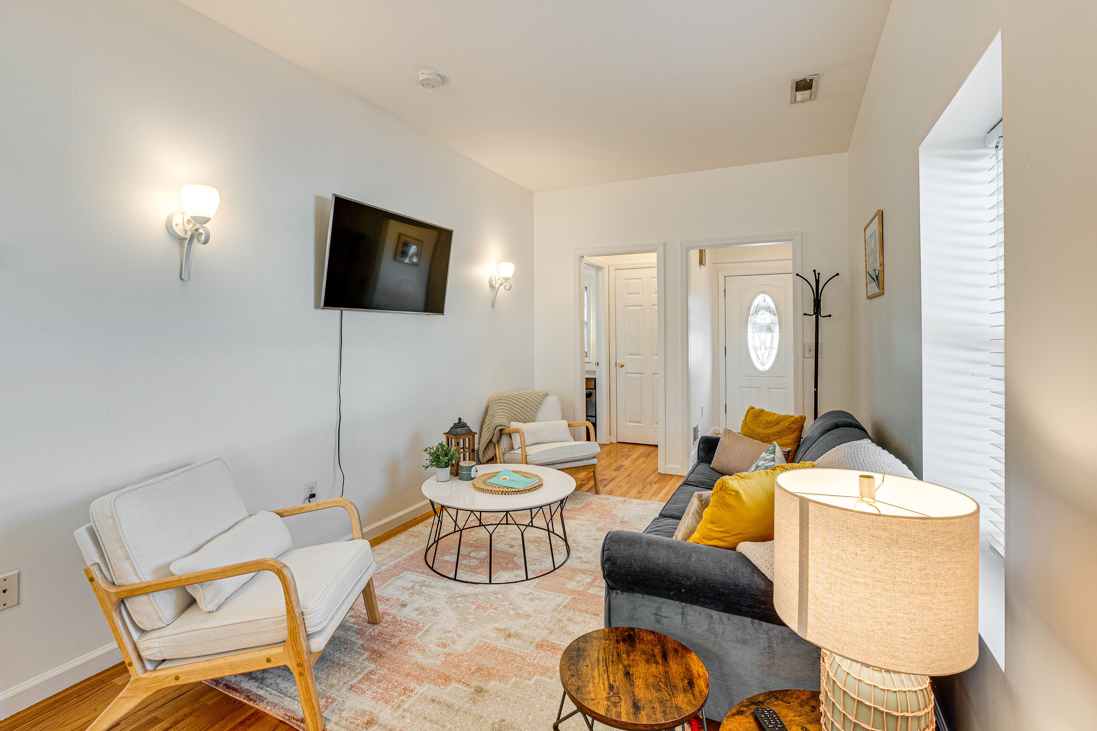 Living Room | Full Sleeper Sofa | Free WiFi