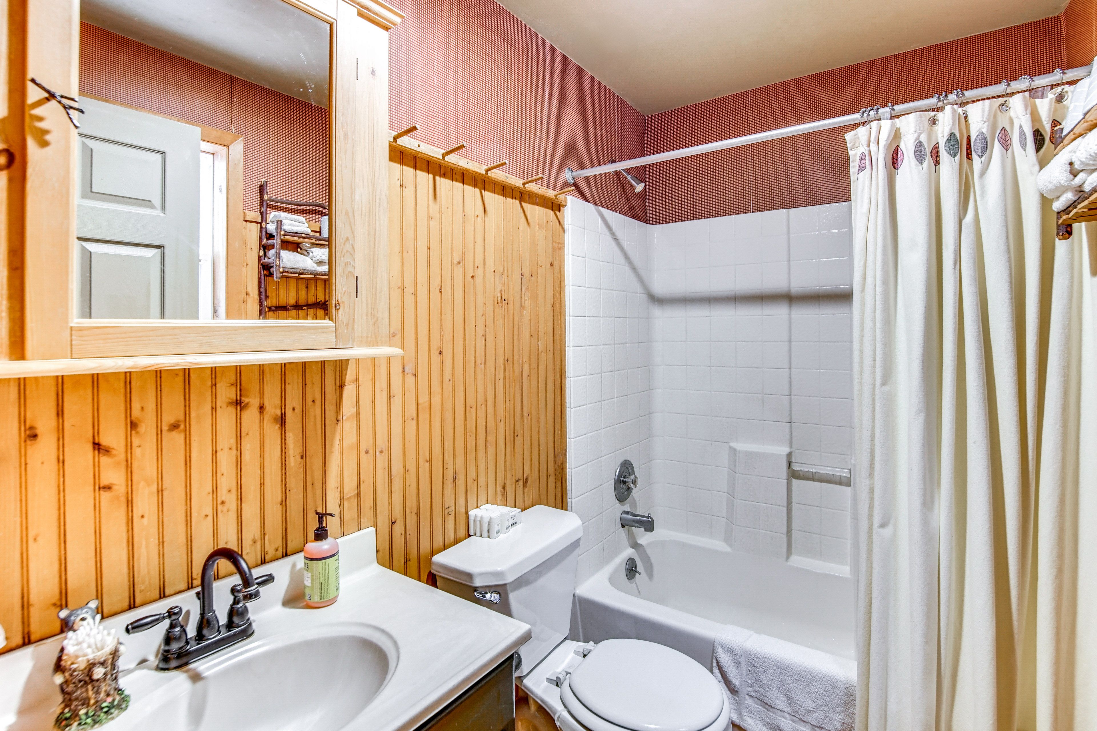 Full Bath | Towels | Hair Dryer | 1st Floor