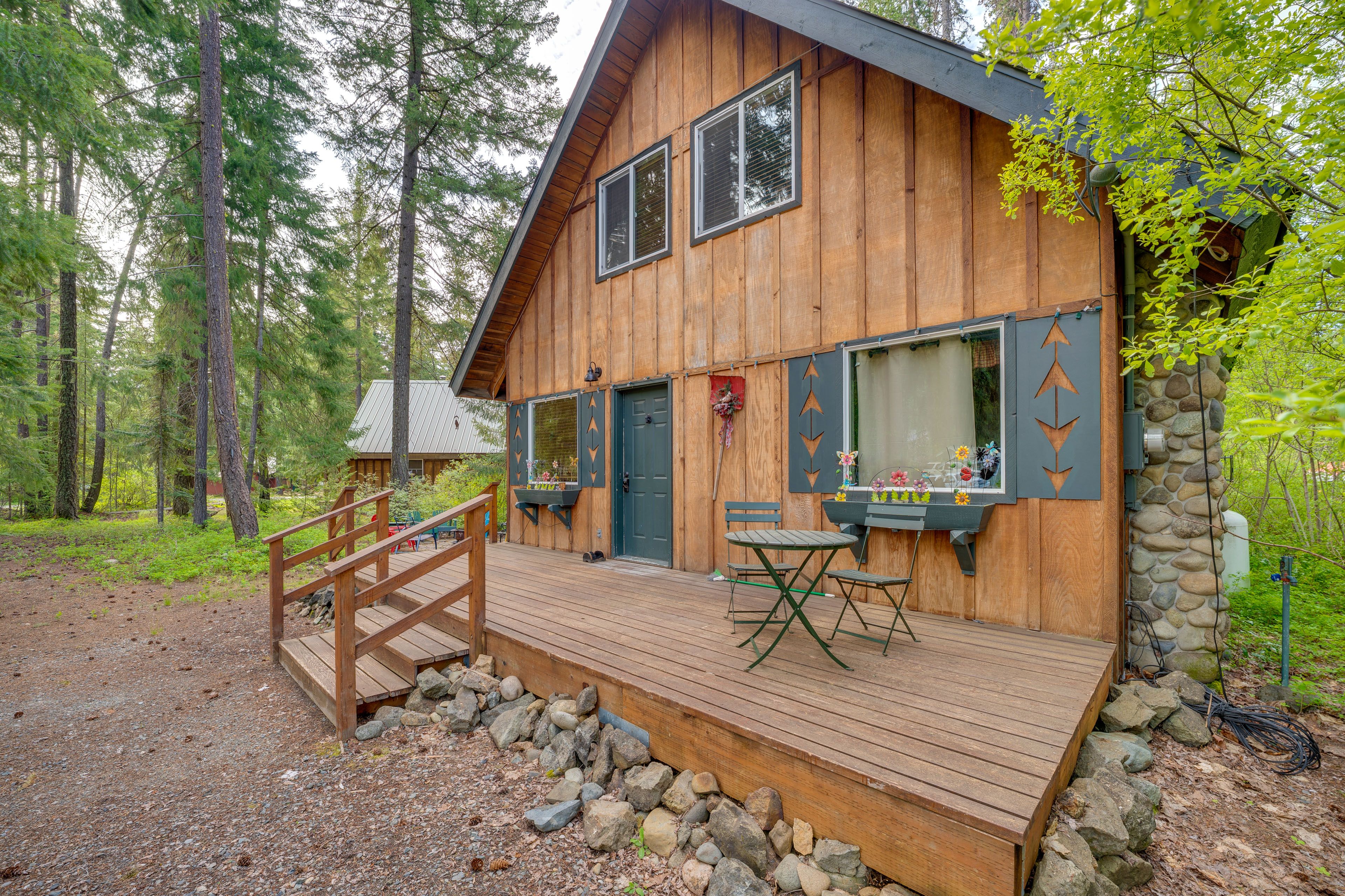 Front Deck | Outdoor Dining