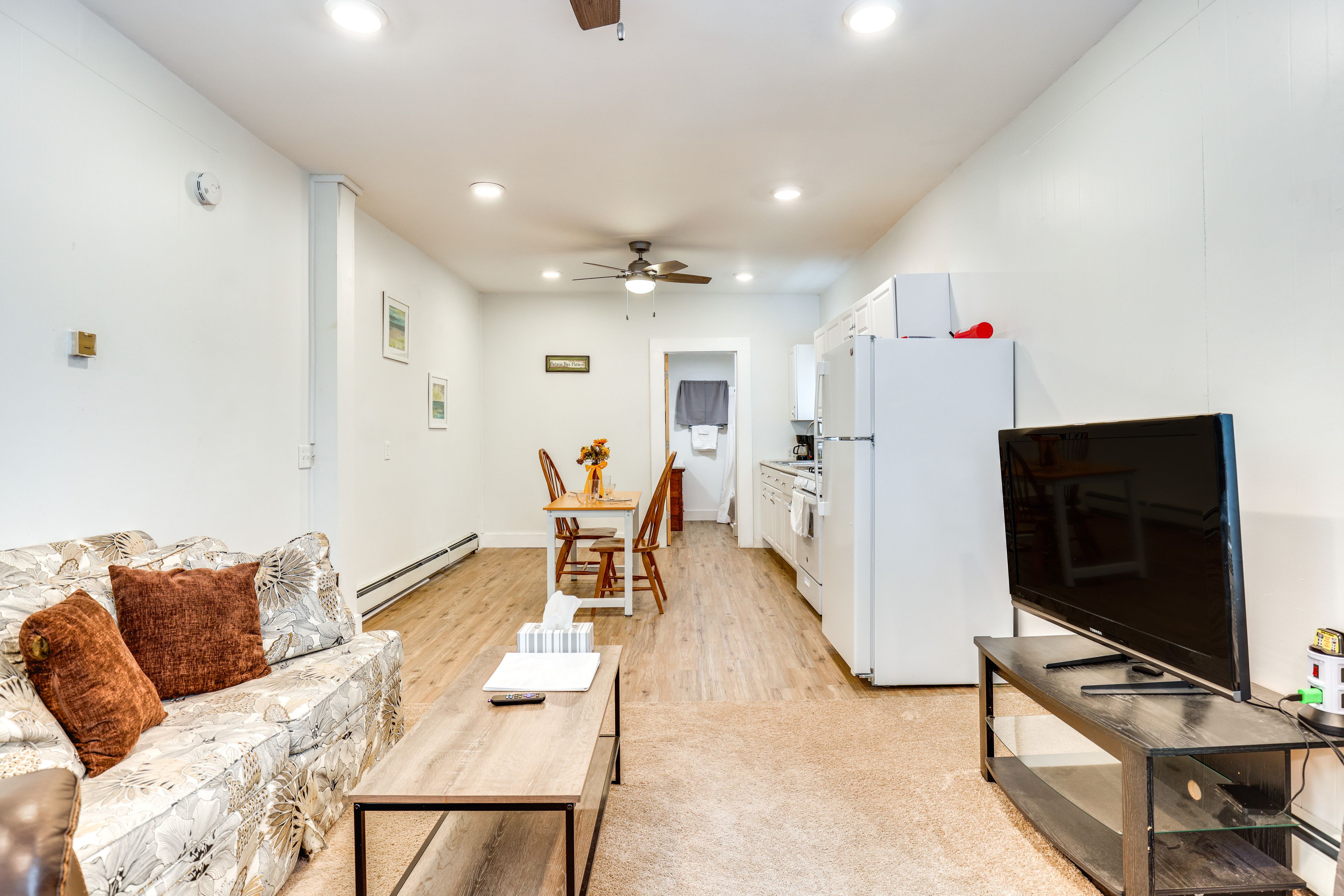 Living Room | Flat-Screen TV