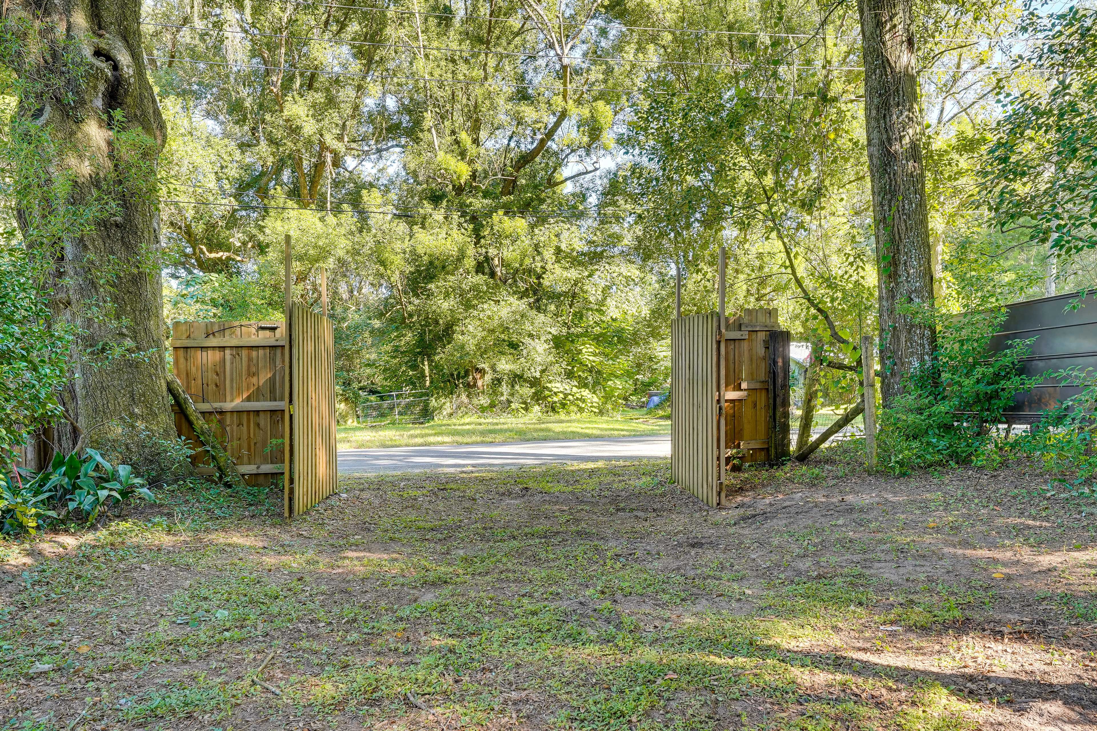 Gated Property | Parking | Driveway (4 Vehicles)