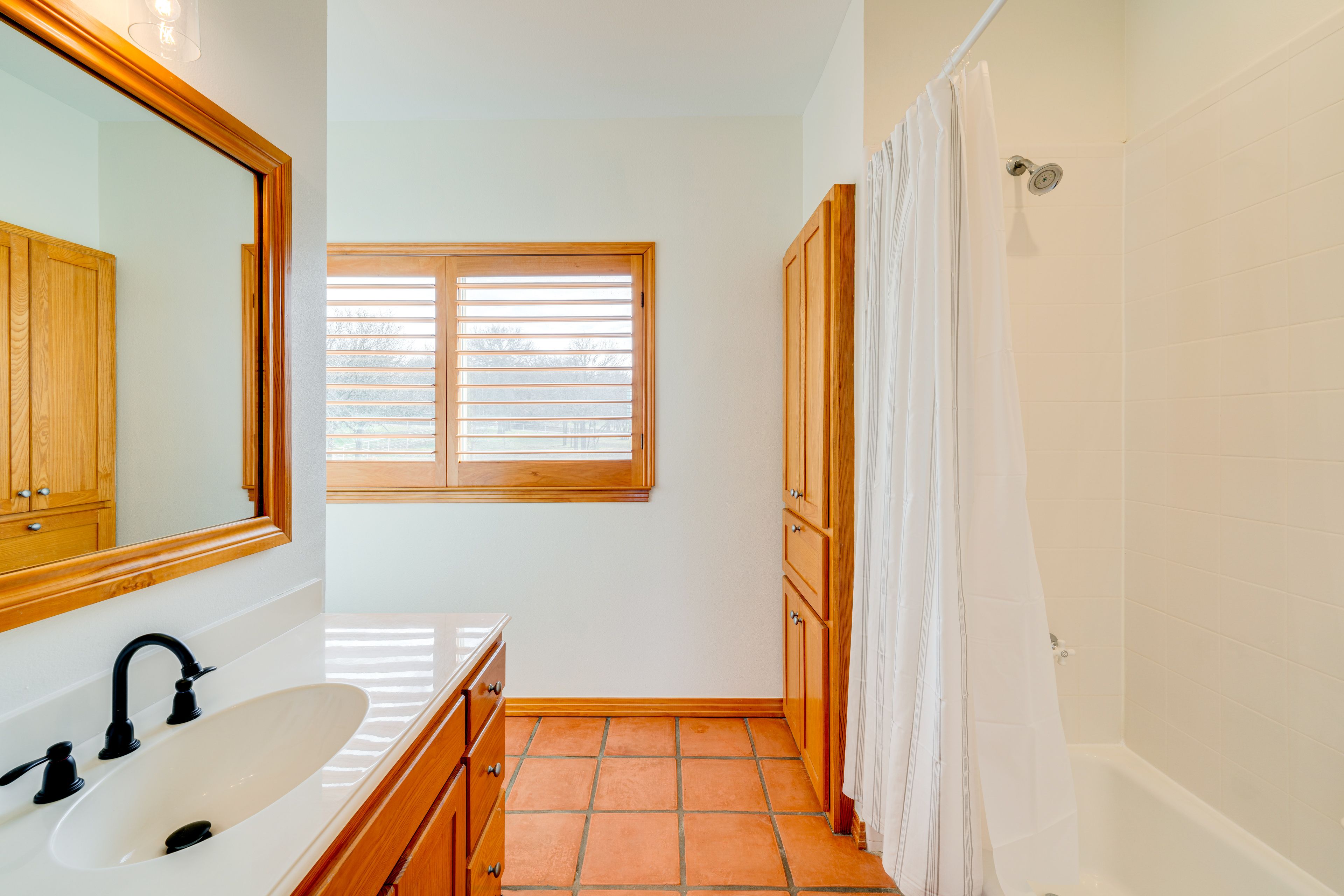 En-Suite Bathroom | 2nd Floor | Complimentary Toiletries | Hair Dryer
