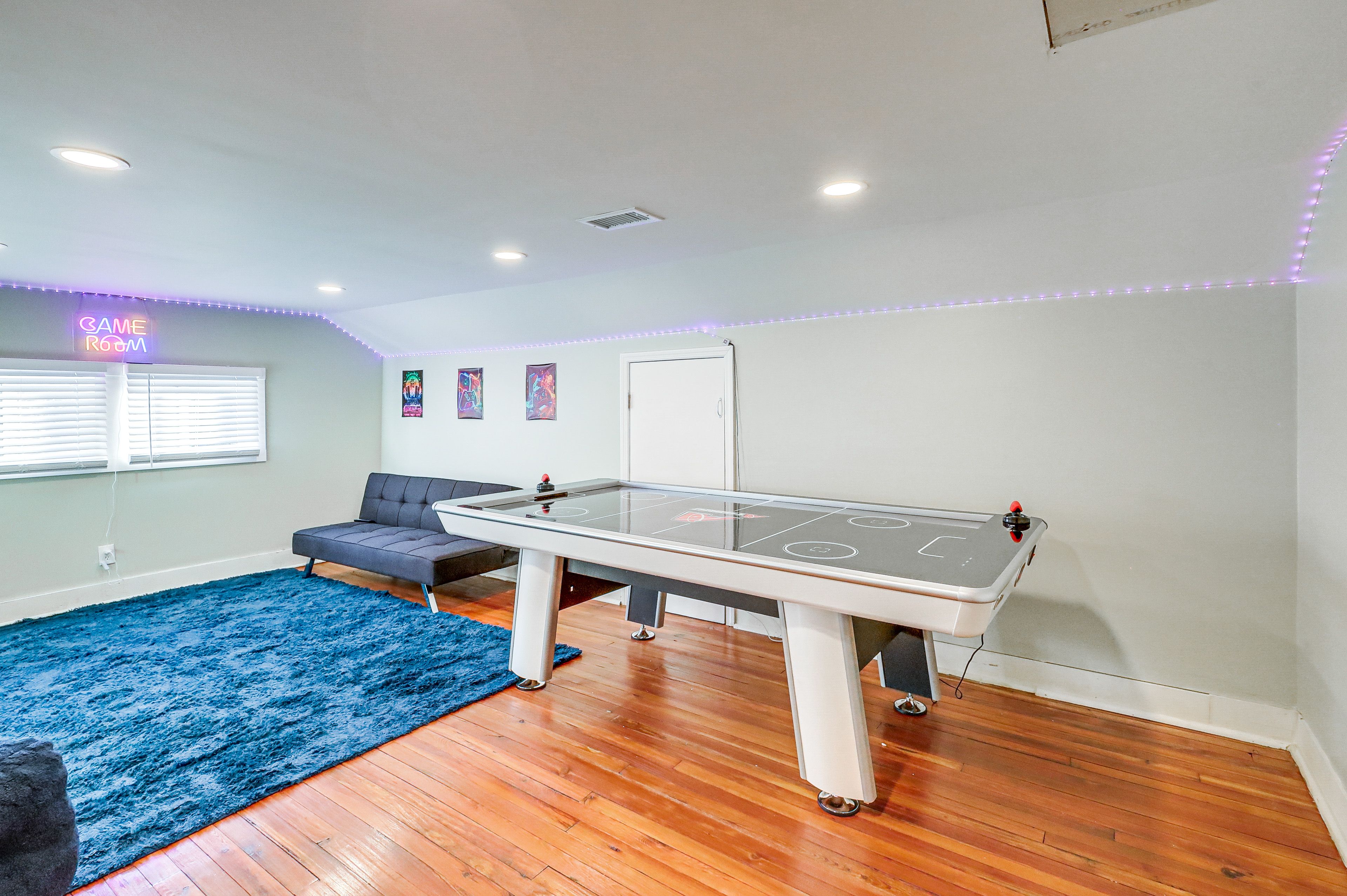 Den | 2nd Floor