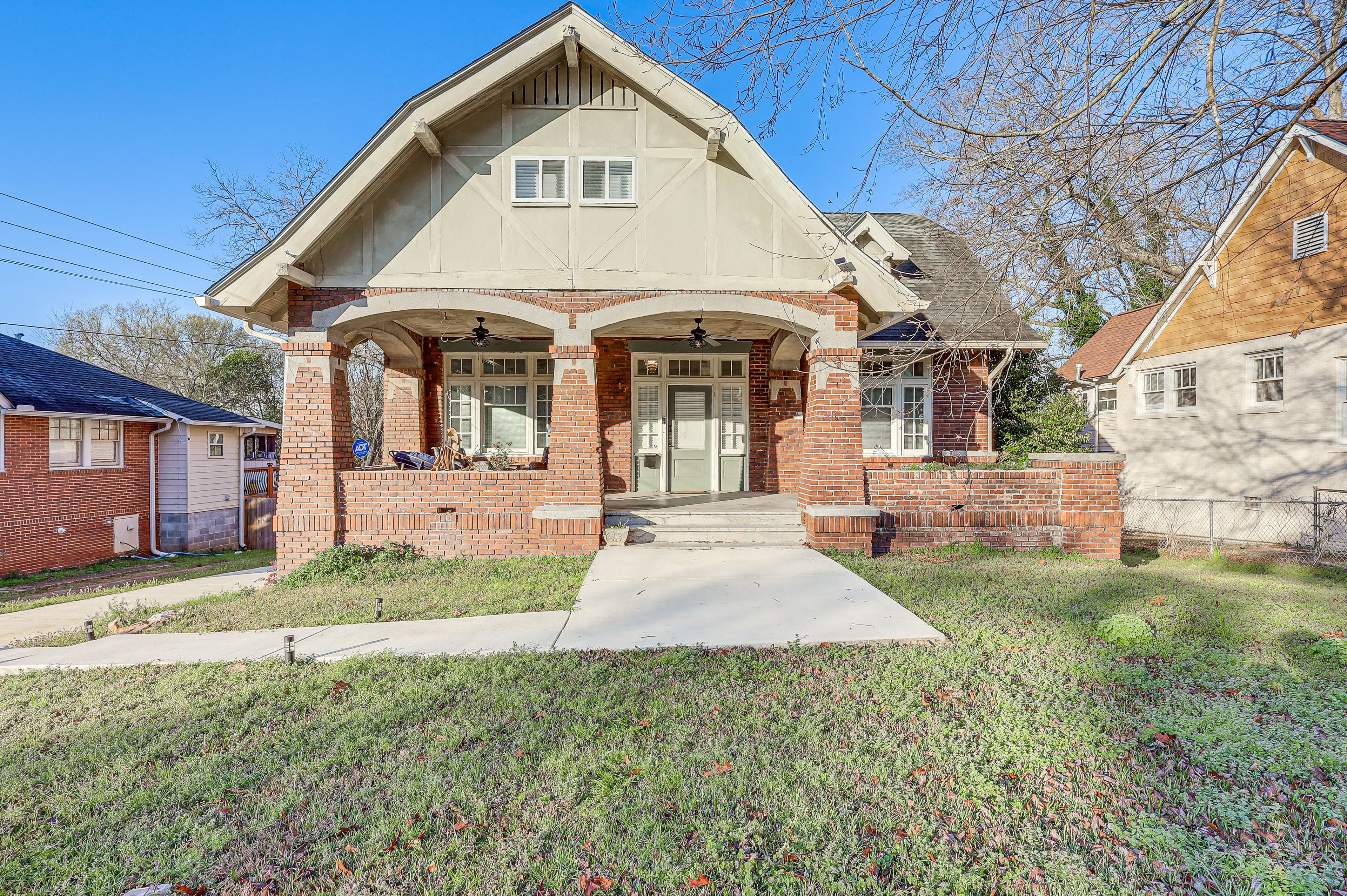 Macon Vacation Rental | 4BR | 2BA | 2,480 Sq Ft | 6 Steps to Enter