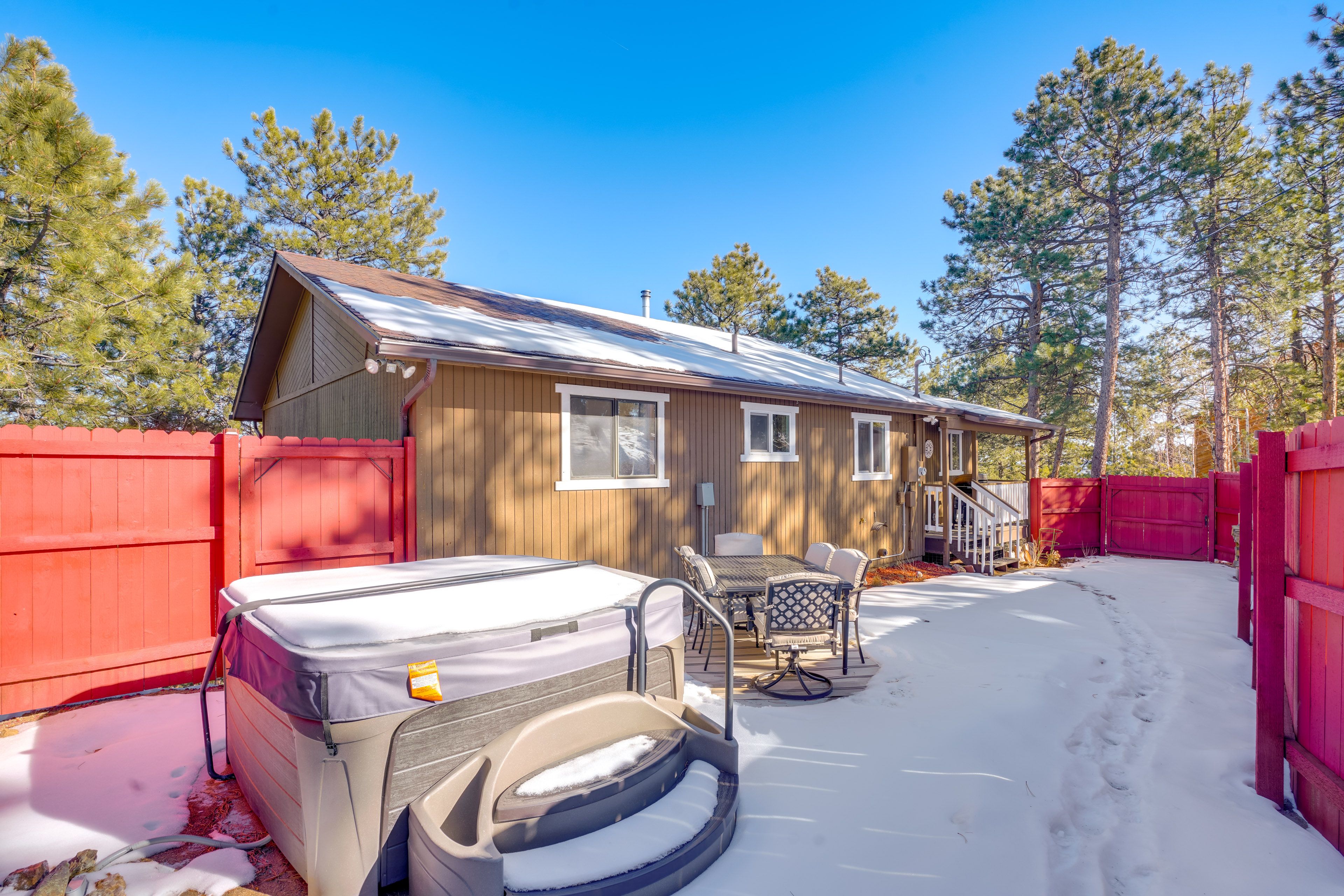 Fenced-In Patio | Hot Tub | Outdoor Dining Set