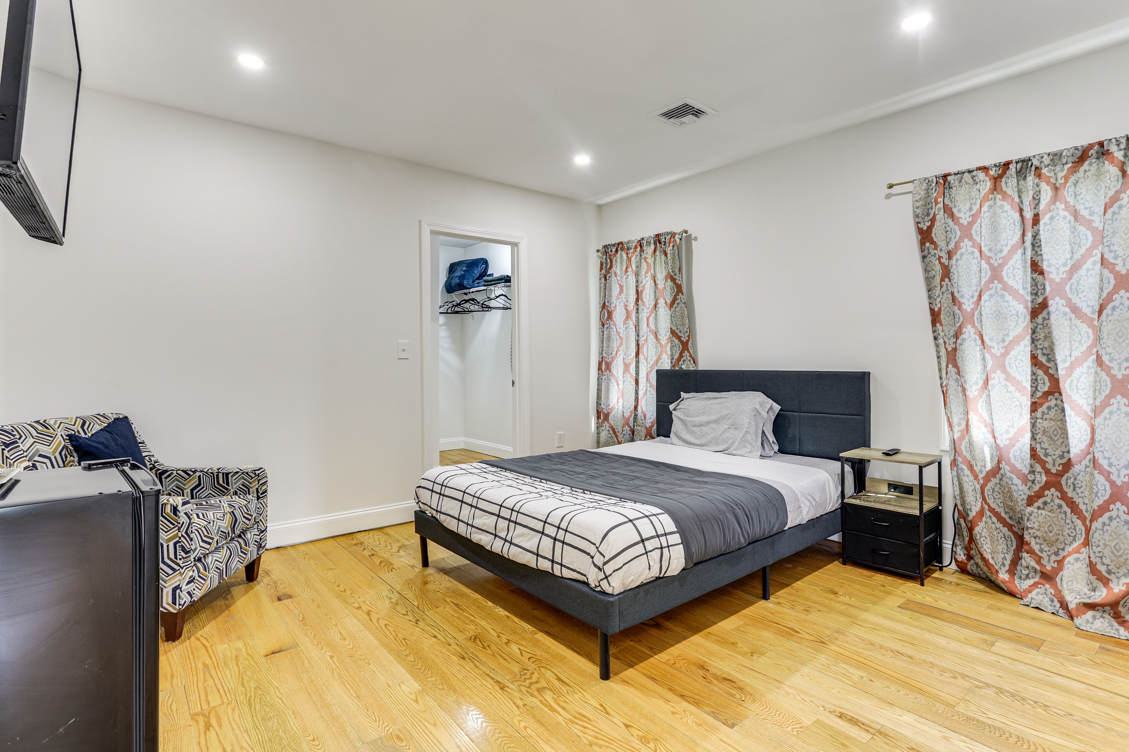 Bedroom 3 | 3rd Floor | Queen Bed | Smart TV