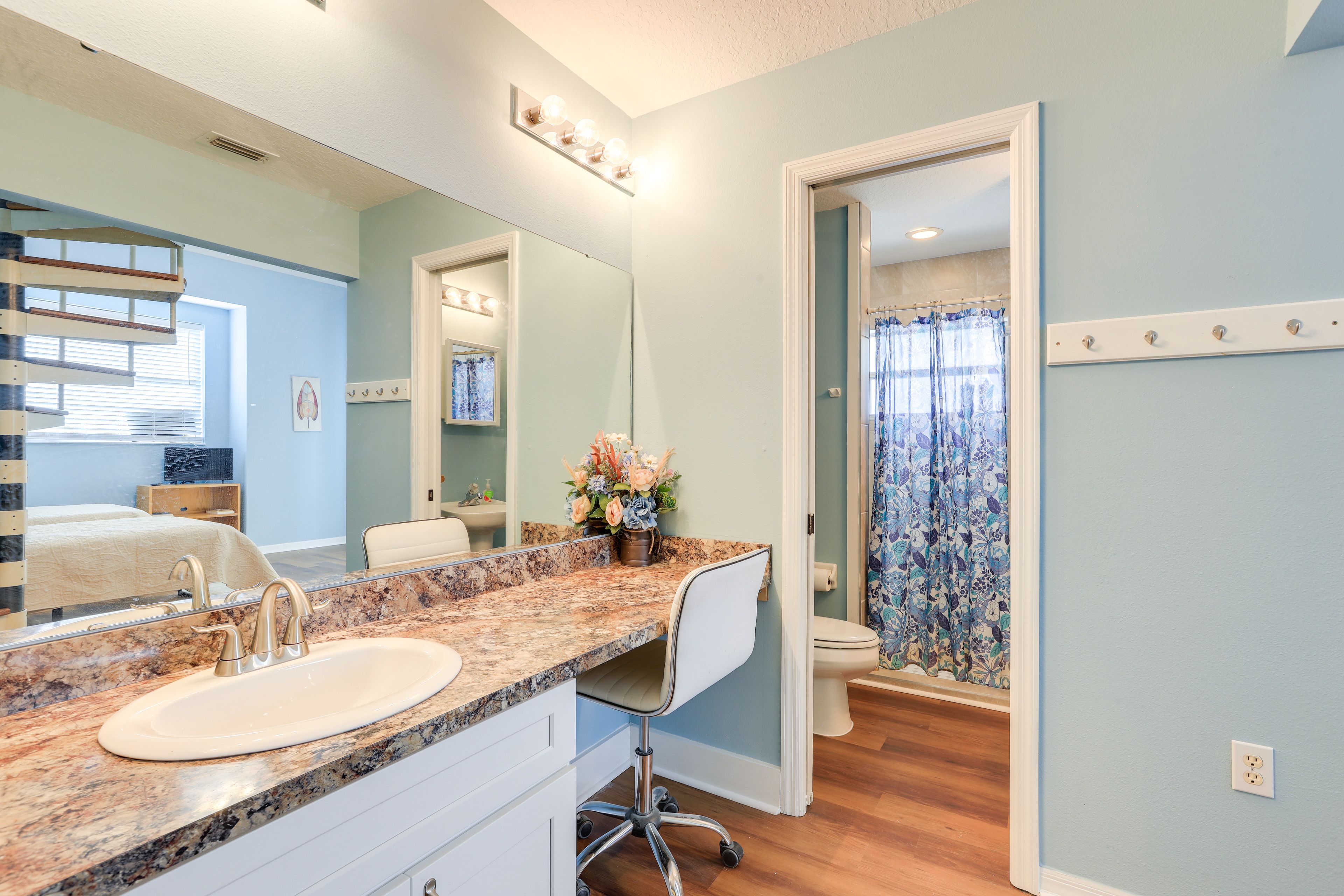 Full Bath | 1st Floor