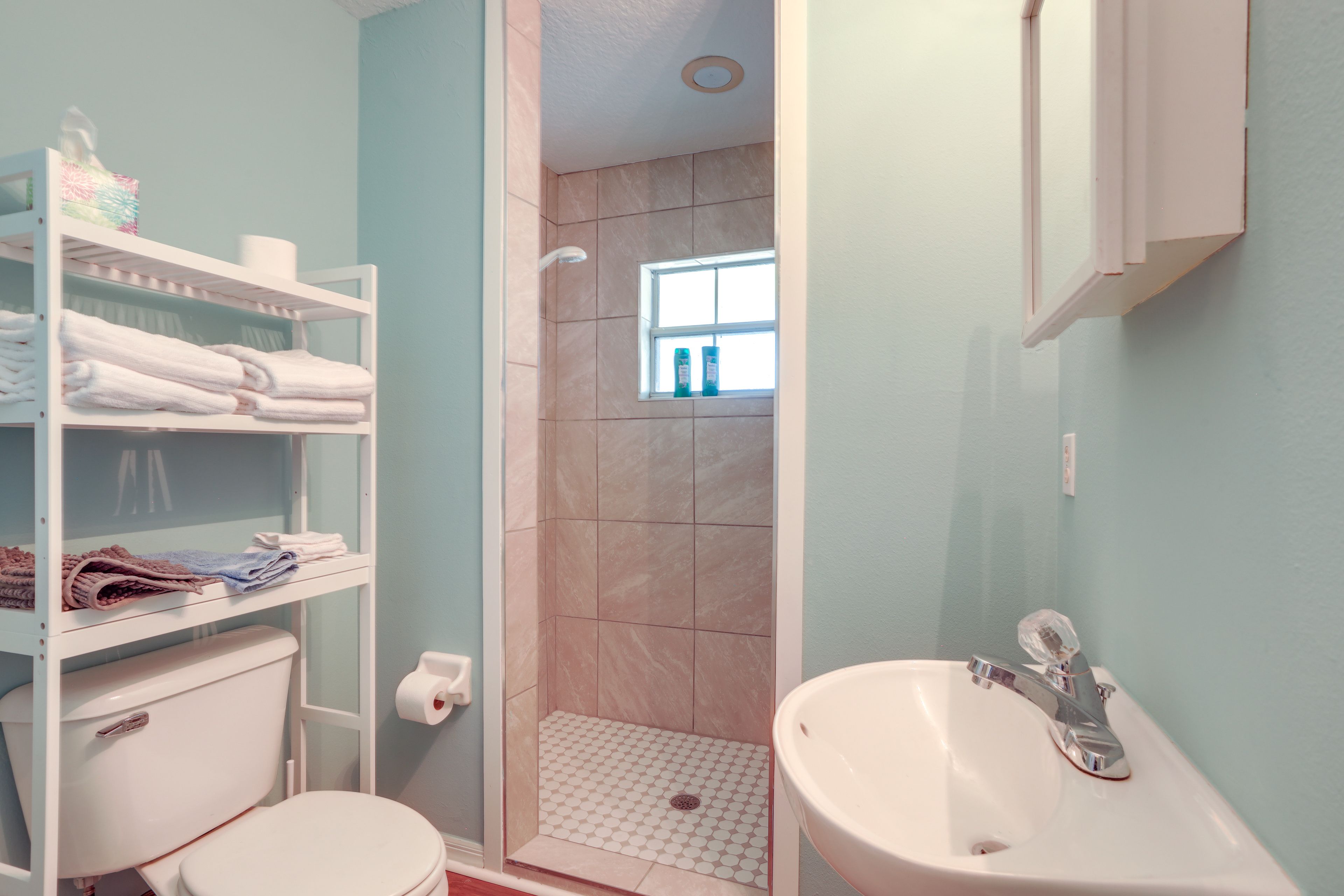 Full Bath | 1st Floor