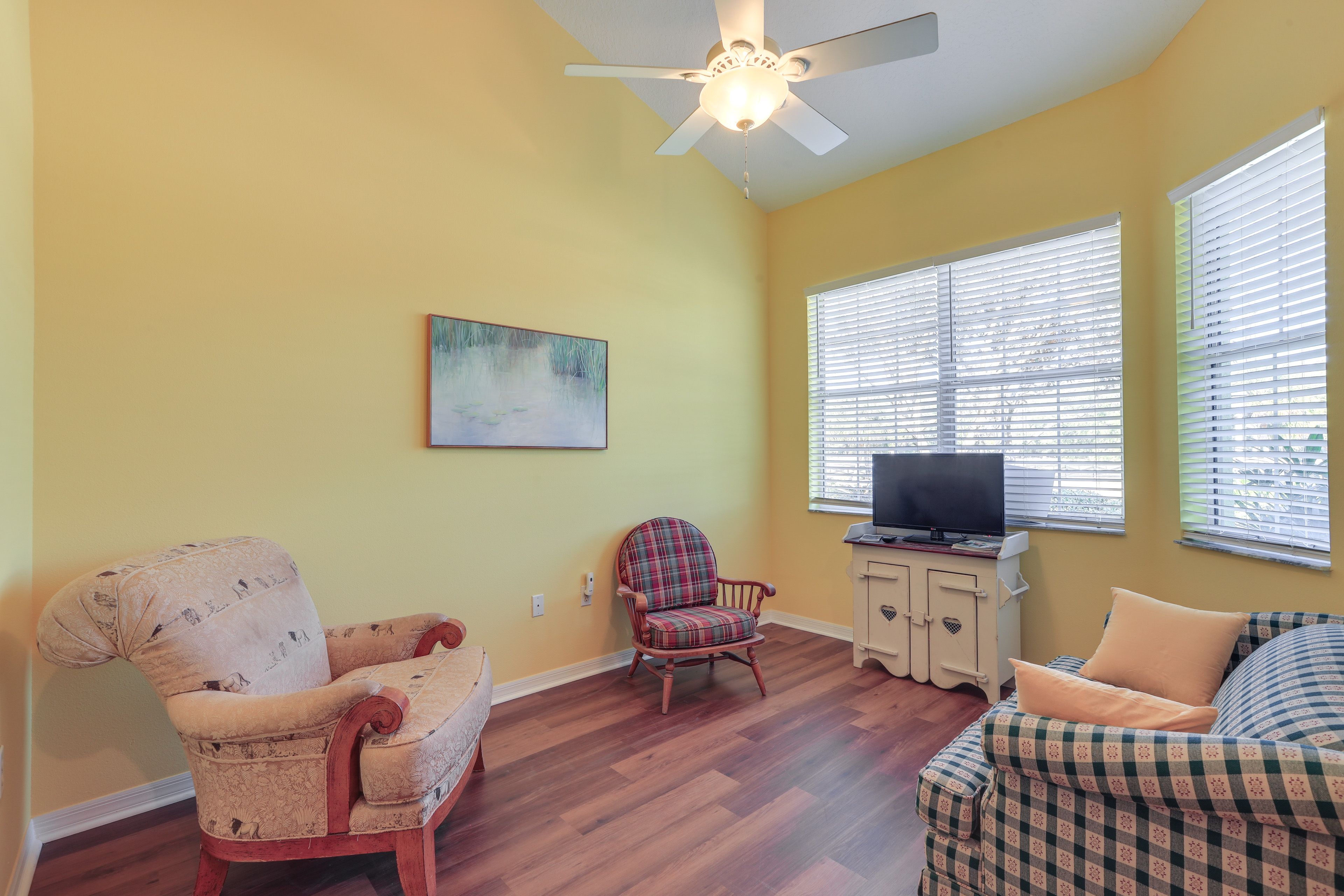 Sitting Room | 1st Floor