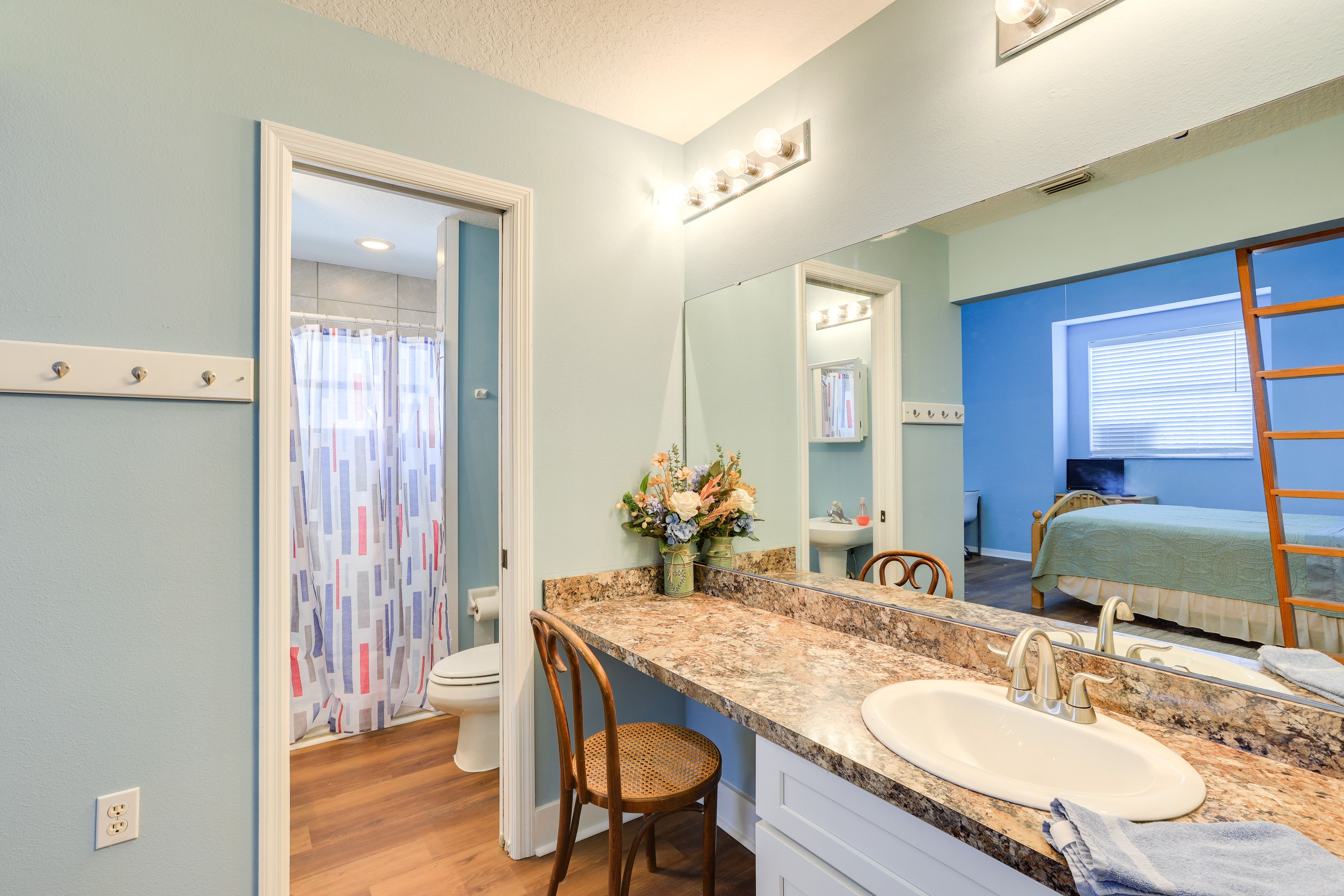 Full Bath | 1st Floor