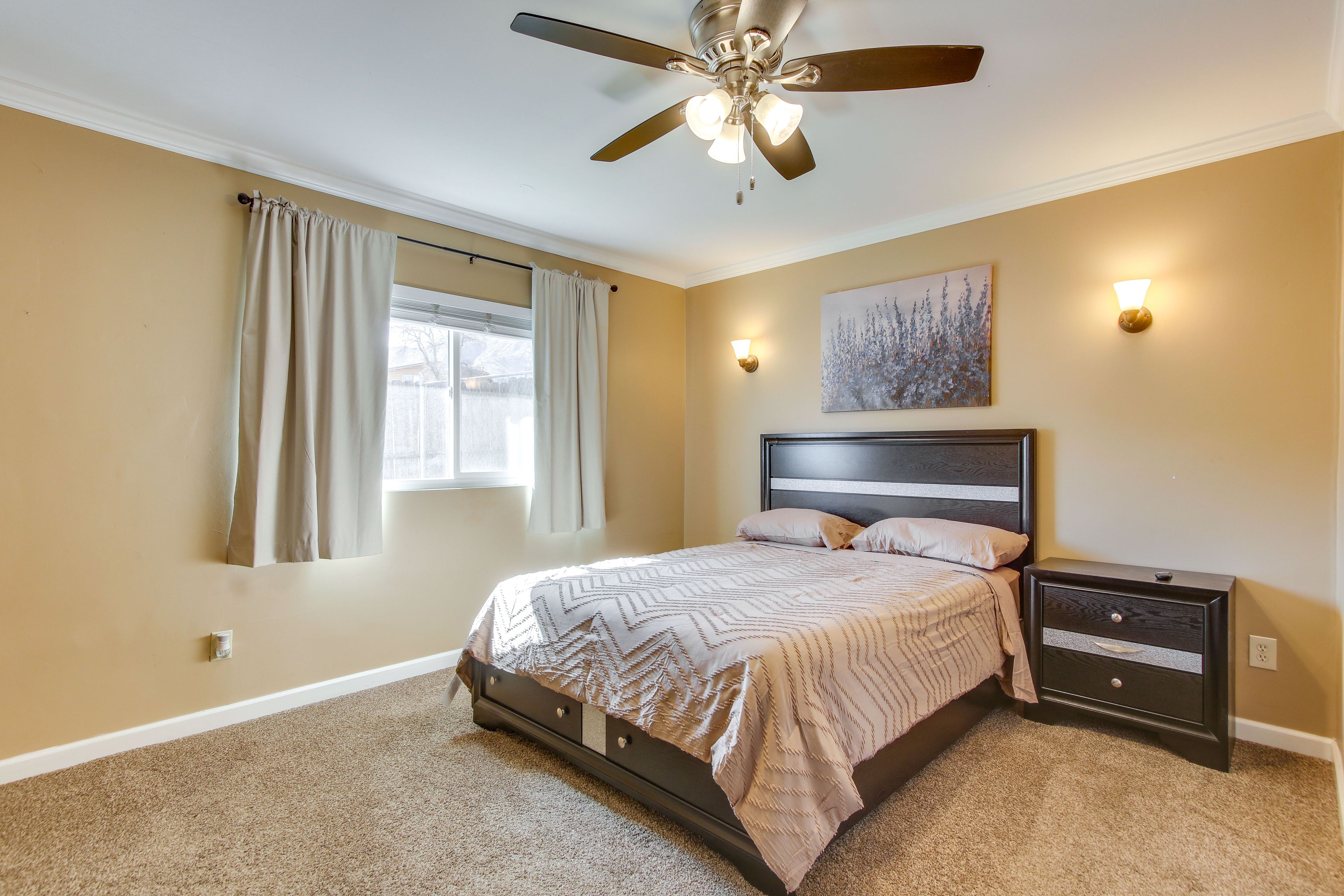 Bedroom 1 | Queen Bed | Smart TV