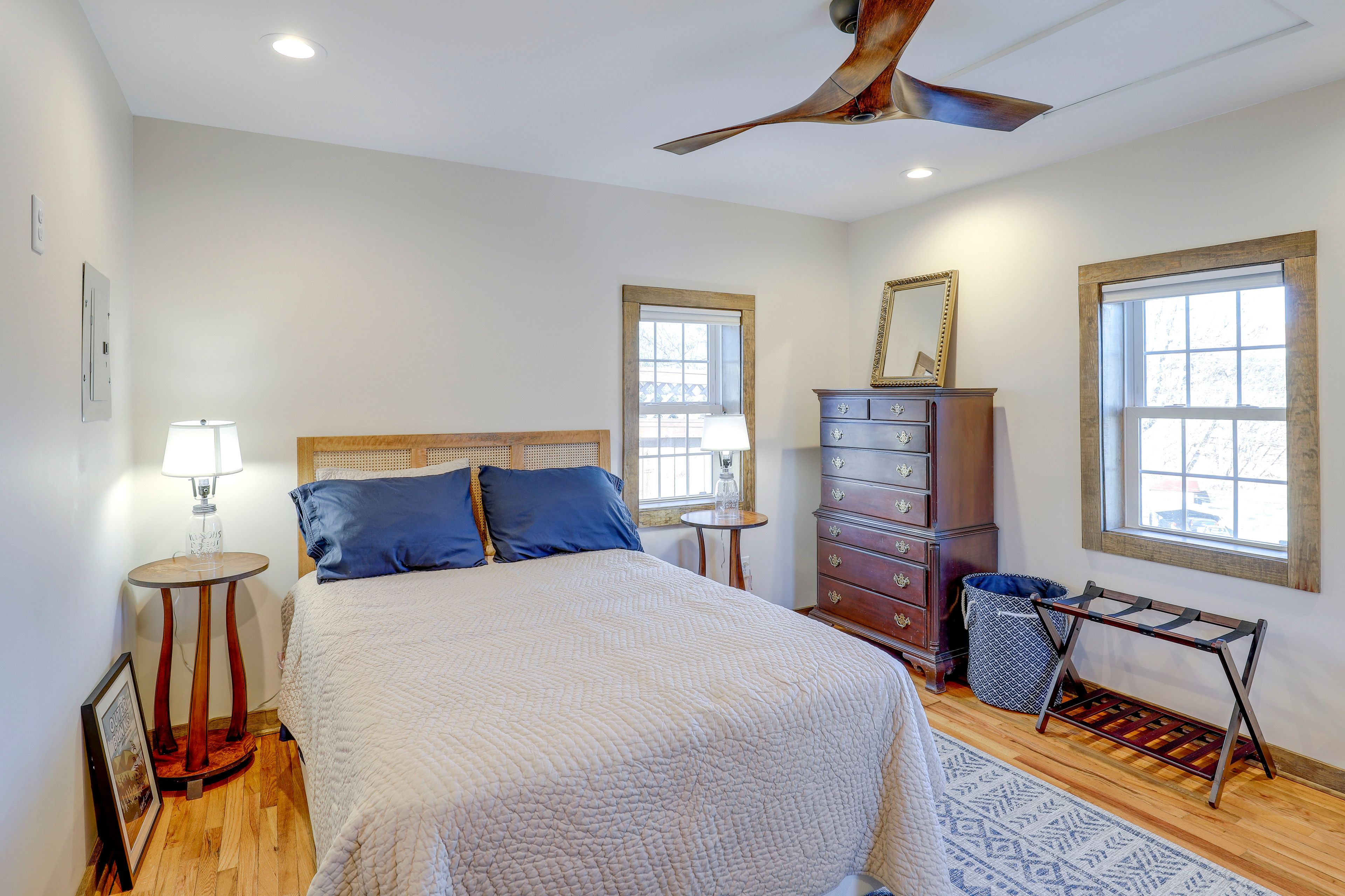 Bedroom | Full Bed