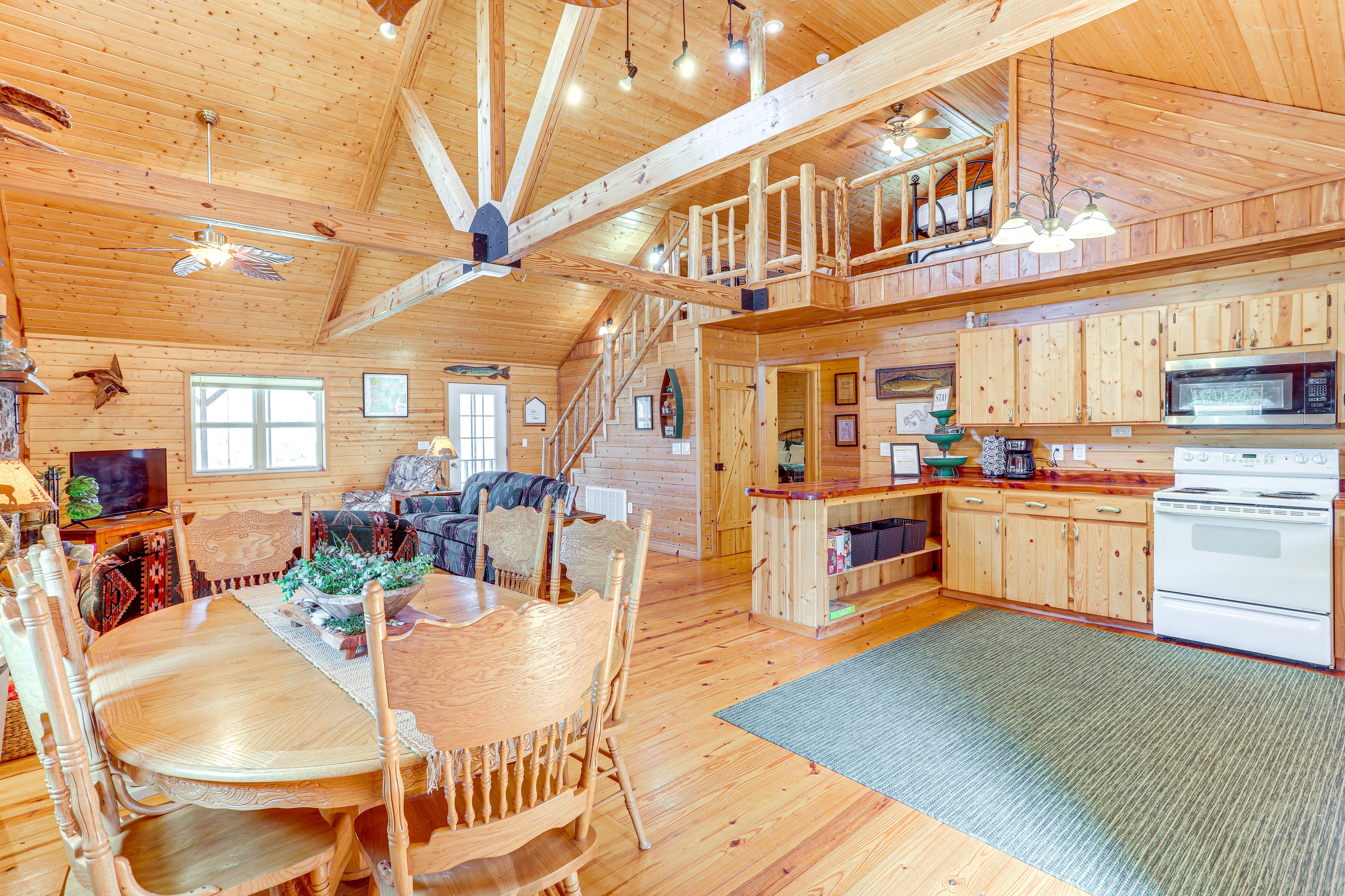 Dining Area | 1st Floor | Dishware/Flatware | Trash Bags/Paper Towels