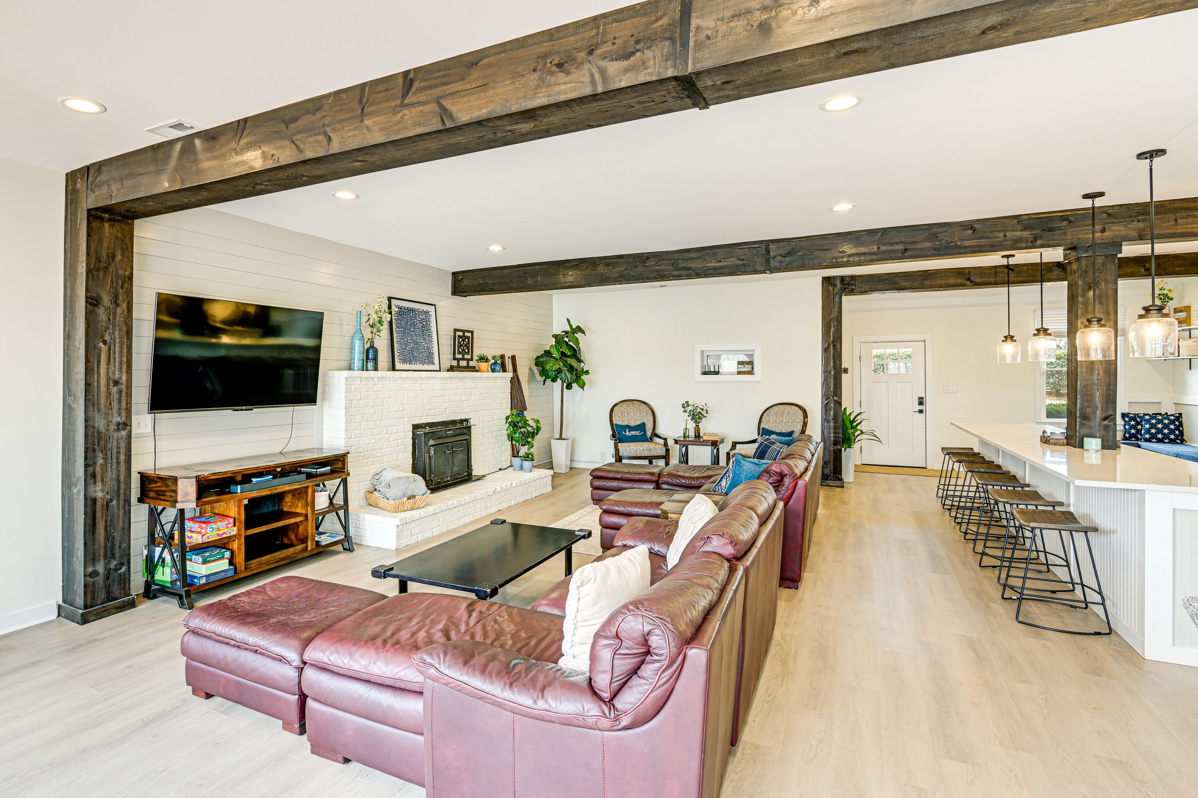 Living Room | 65" Smart TV | Free WiFi