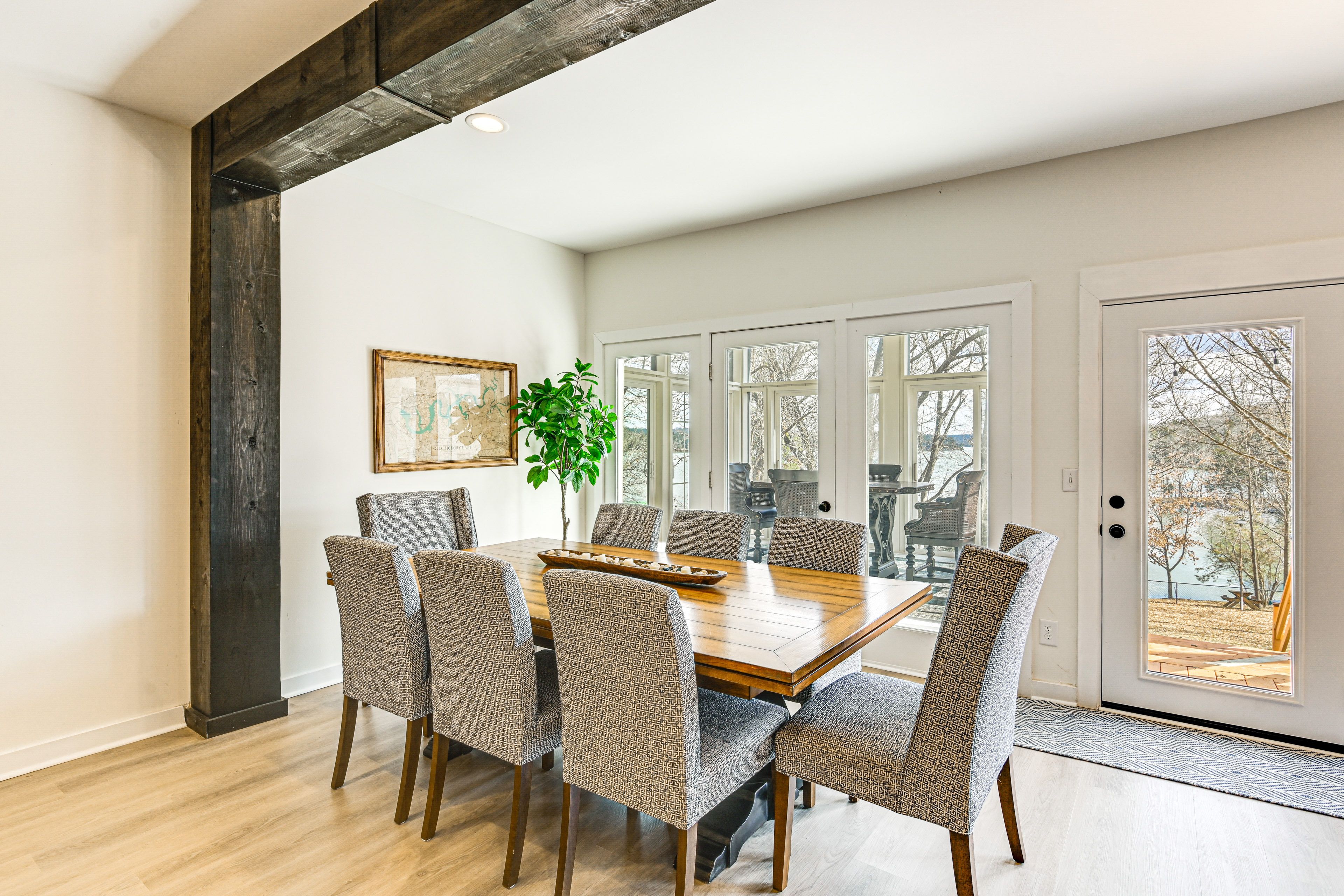 Dining Table | Dishware & Flatware