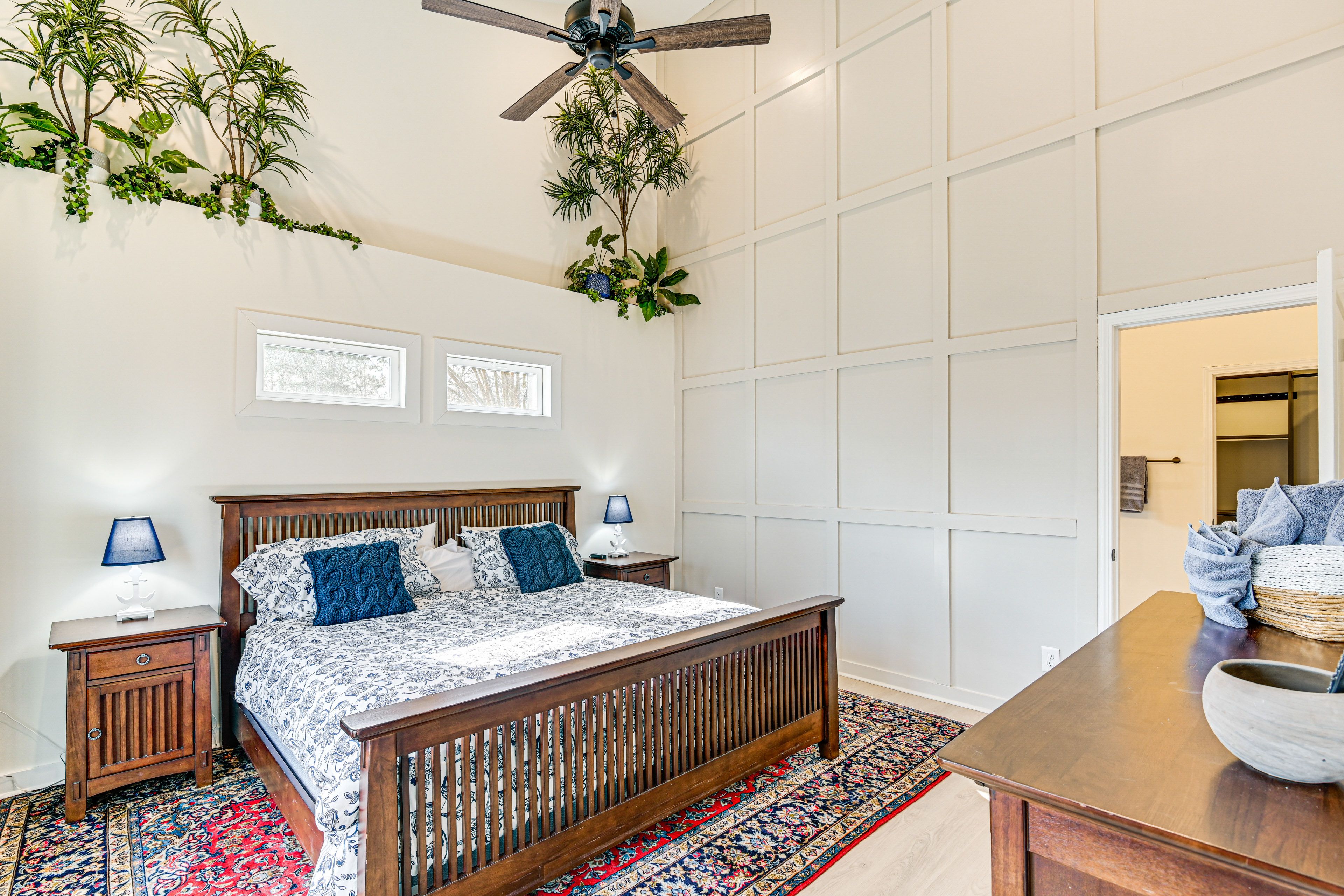Bedroom 1 | King Bed | Linens Provided