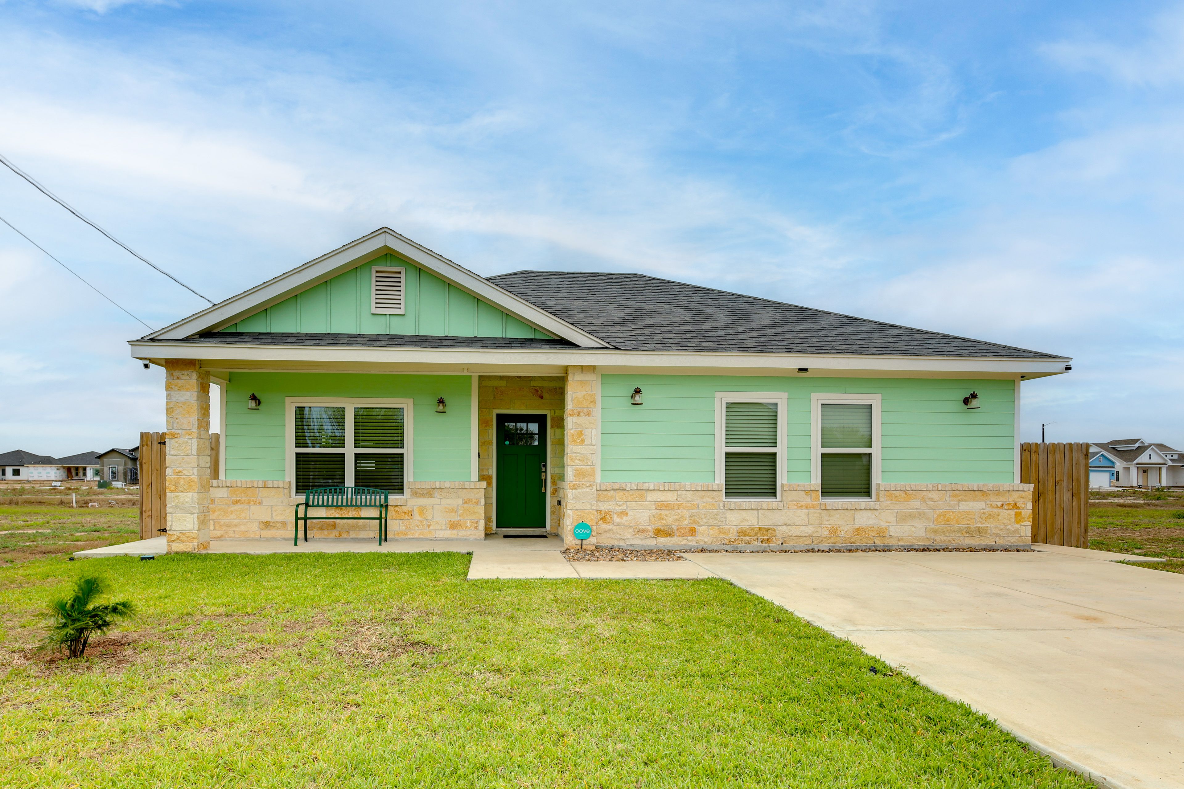 Port Isabel Vacation Rental | 3BR | 2BA | 1 Step to Enter | 1,207 Sq Ft