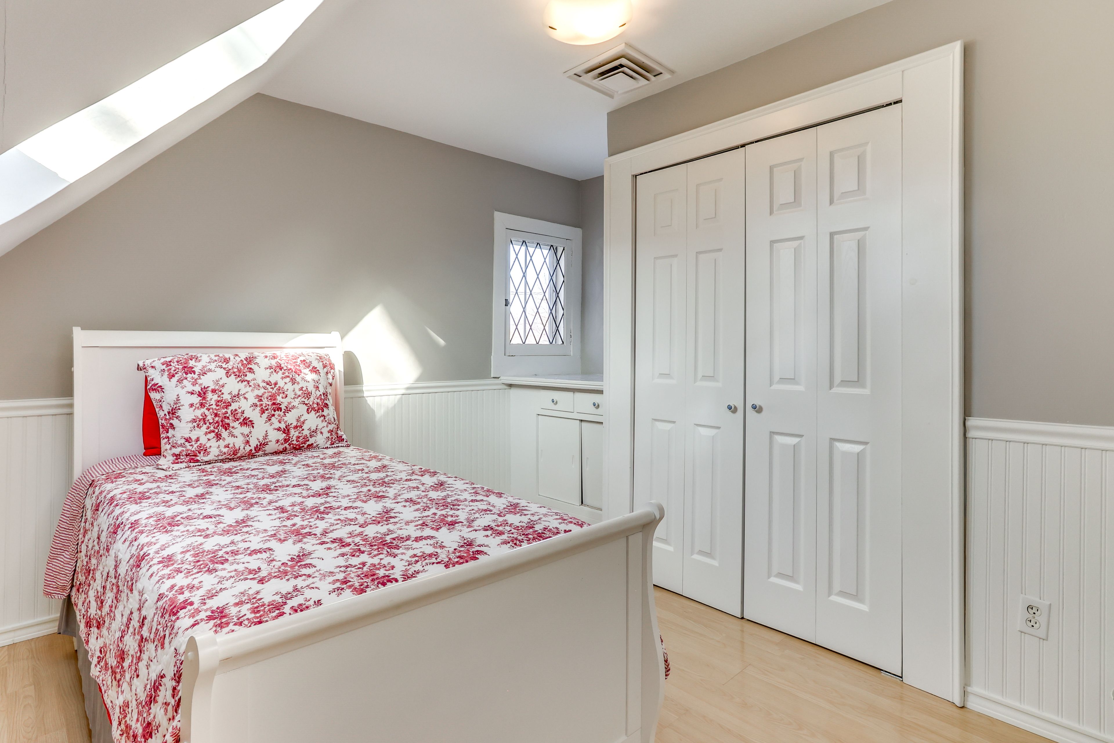 Bedroom 5 | 2nd Floor | Twin Bed