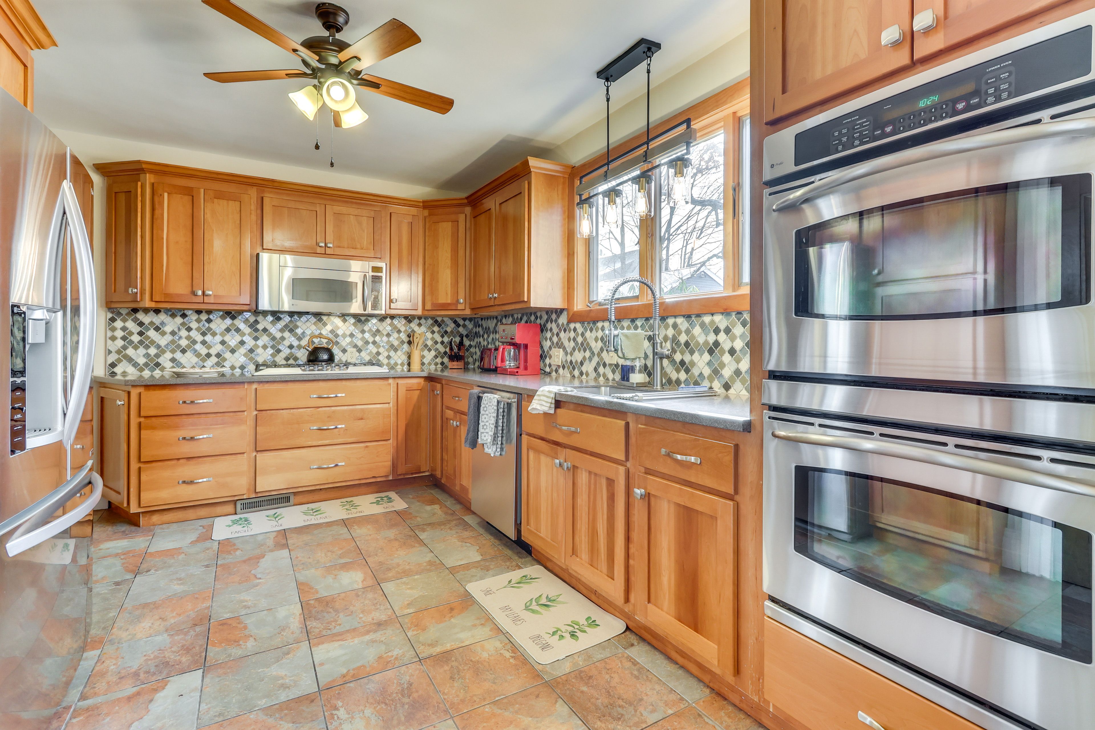 Kitchen | 1st Floor | Cooking Basics | Dual Coffee Maker | Toaster | Blender