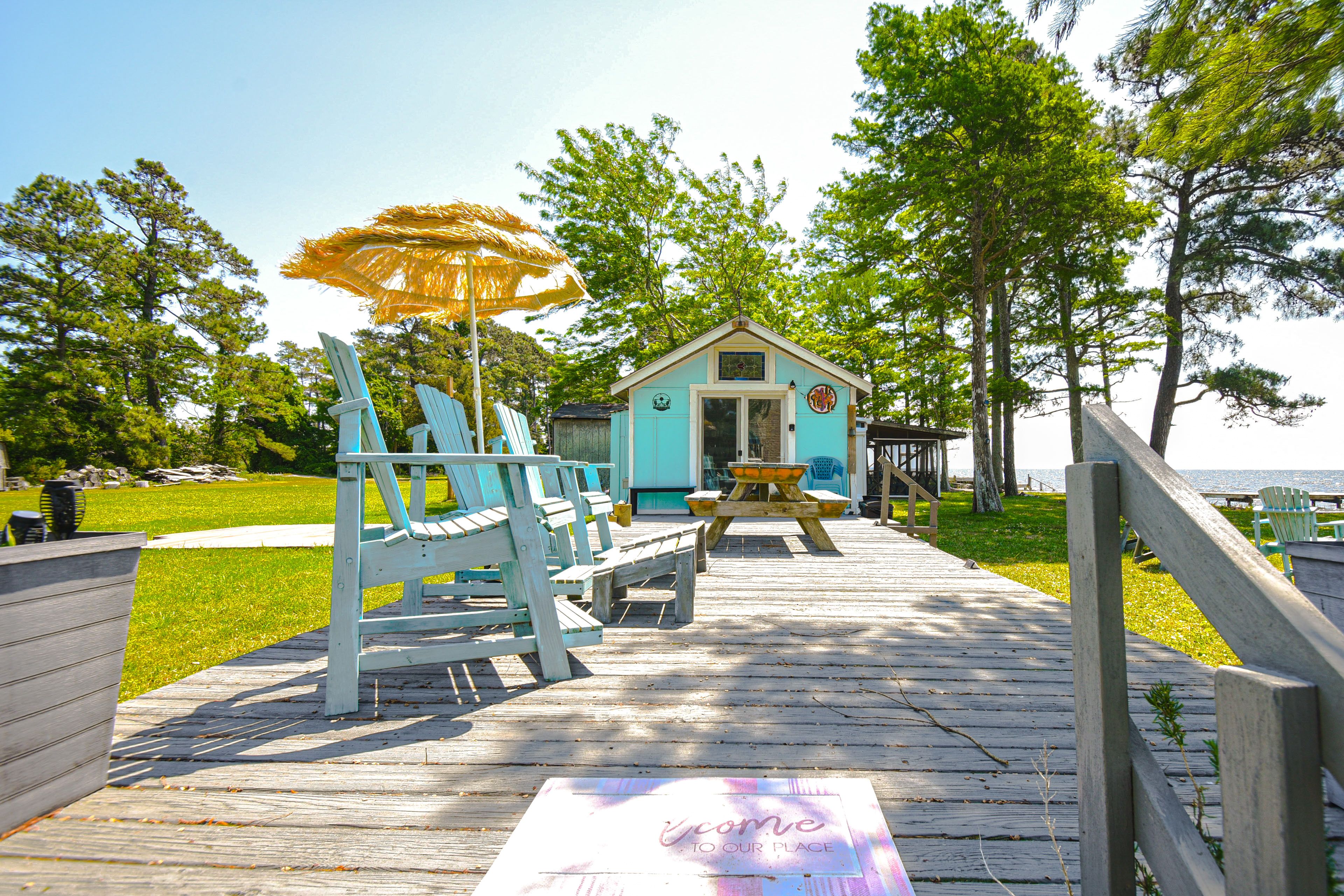 Deck | Picnic Table | Lounge Seating