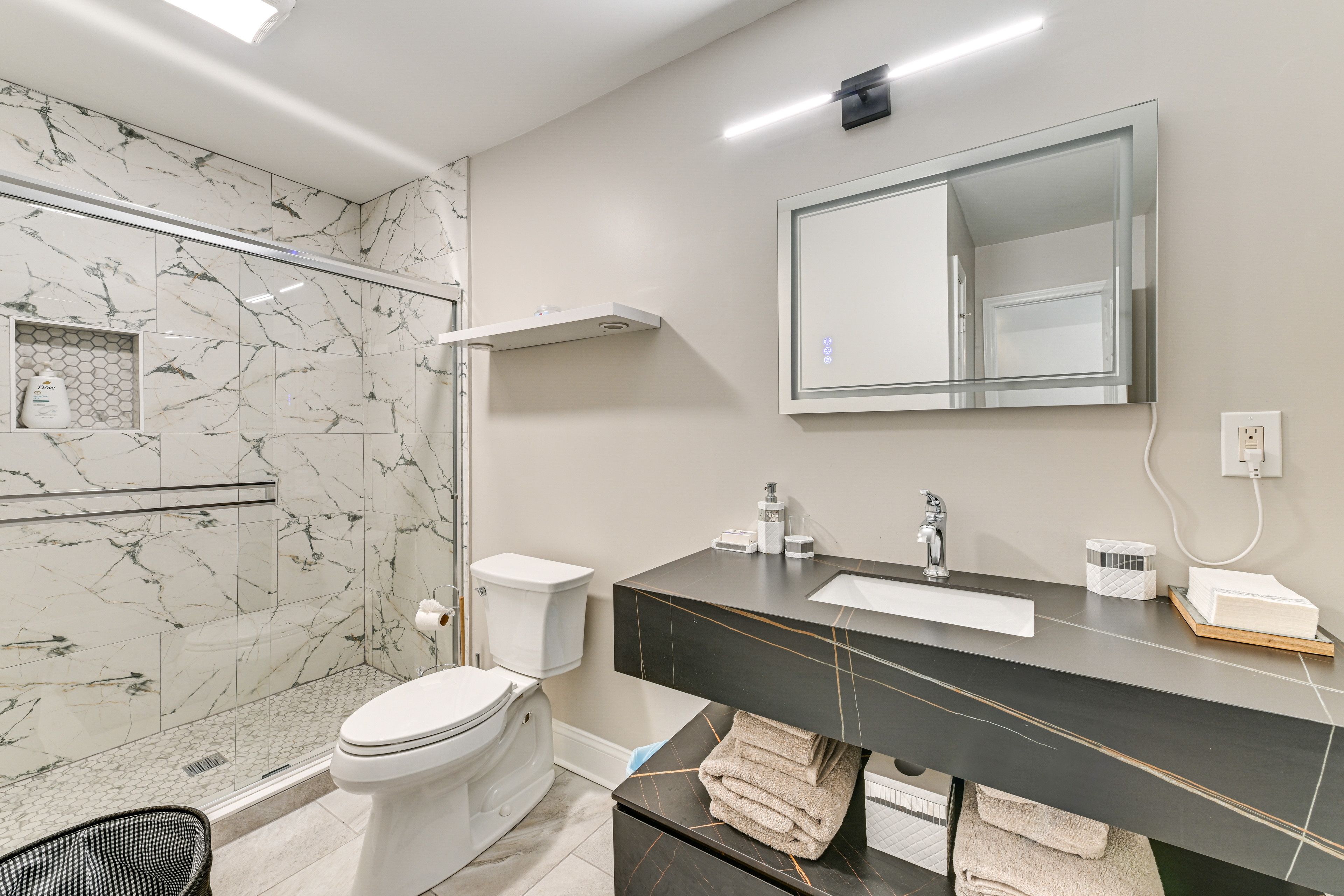Full Bathroom | Hair Dryer