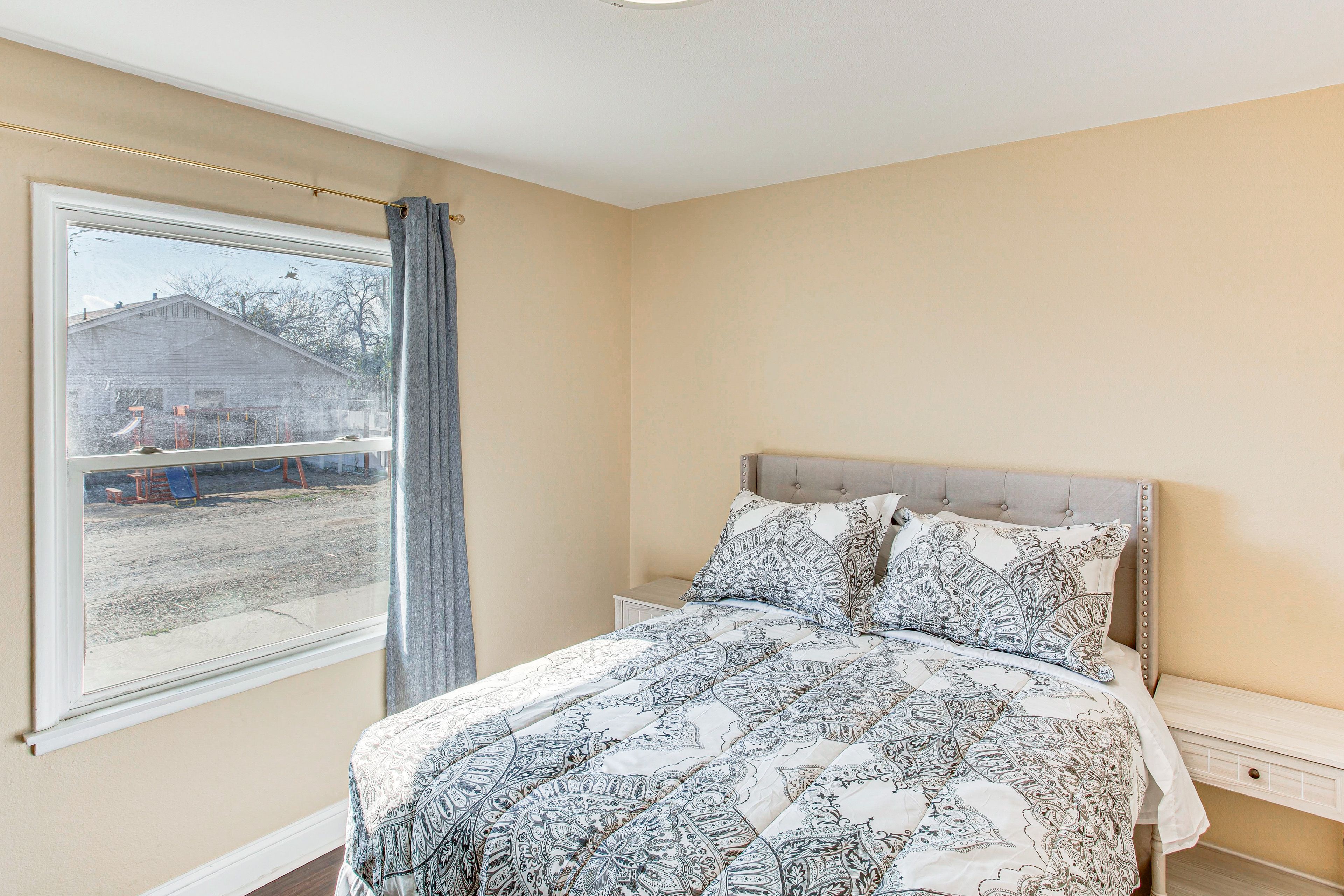 Bedroom 2 | Full Bed