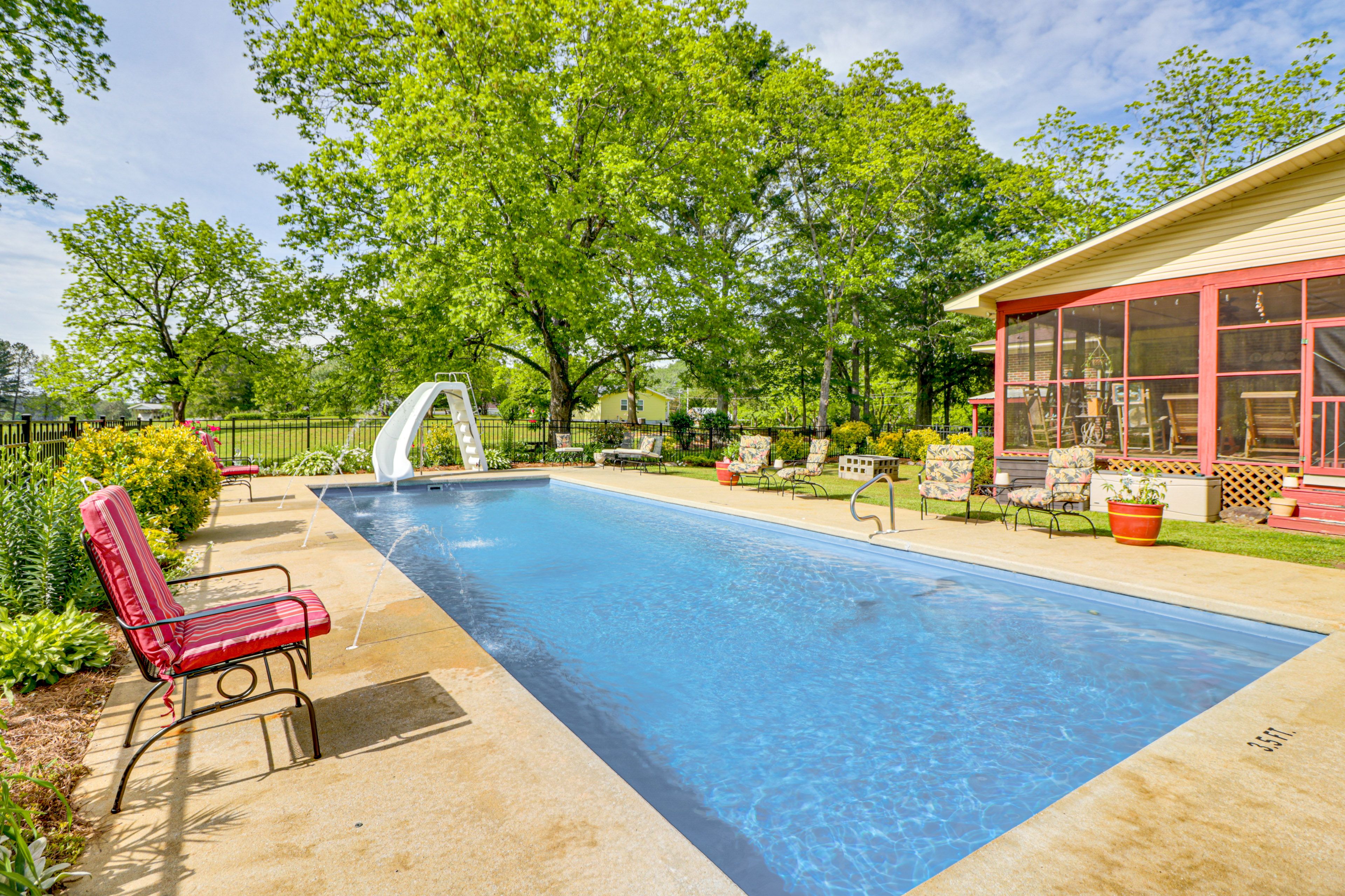 Shared Seasonal Pool (Open May 1st-Oct 1st)