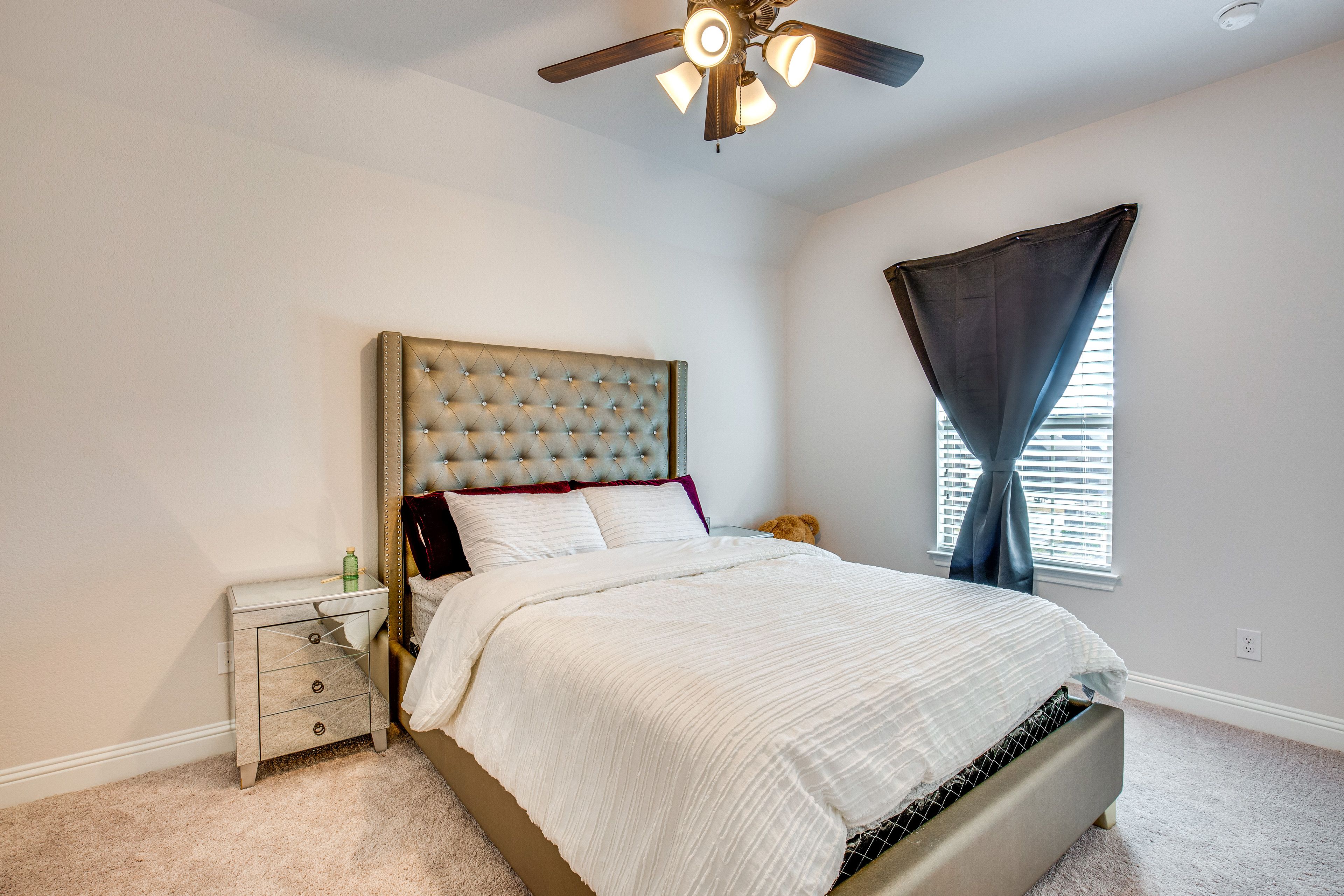 Bedroom 4 | Queen Bed | 2nd Floor