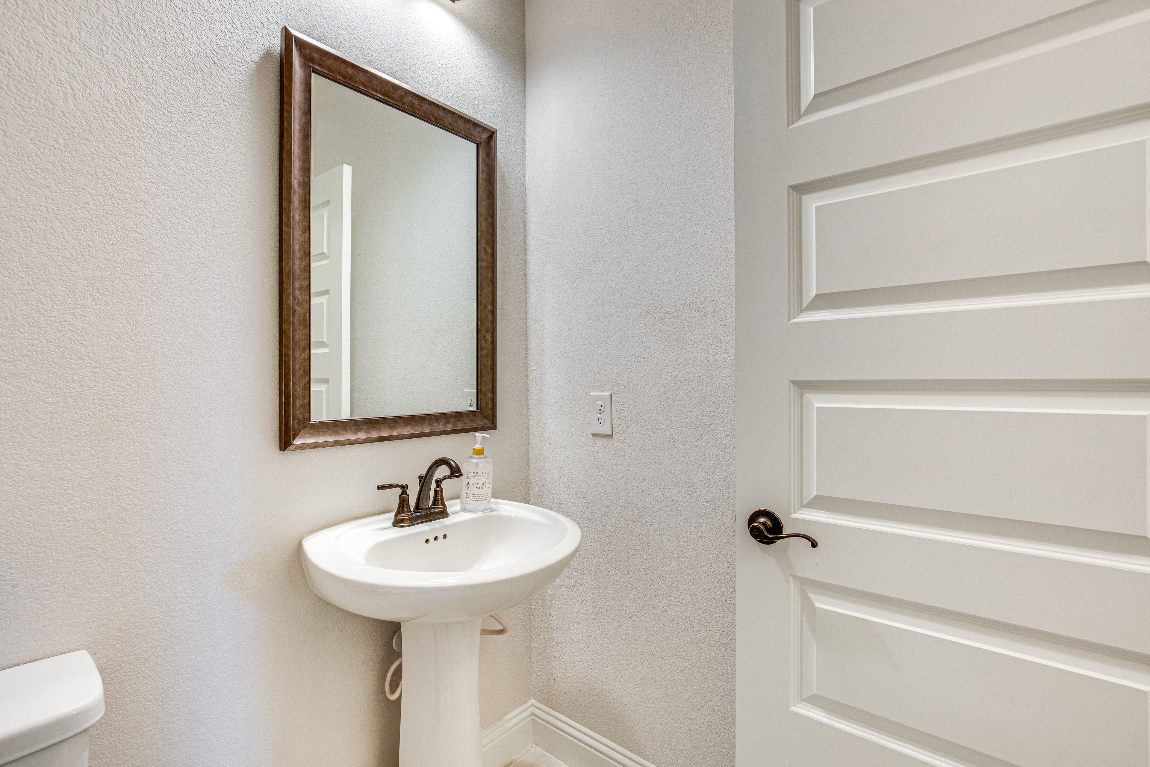 Half Bathroom | 1st Floor