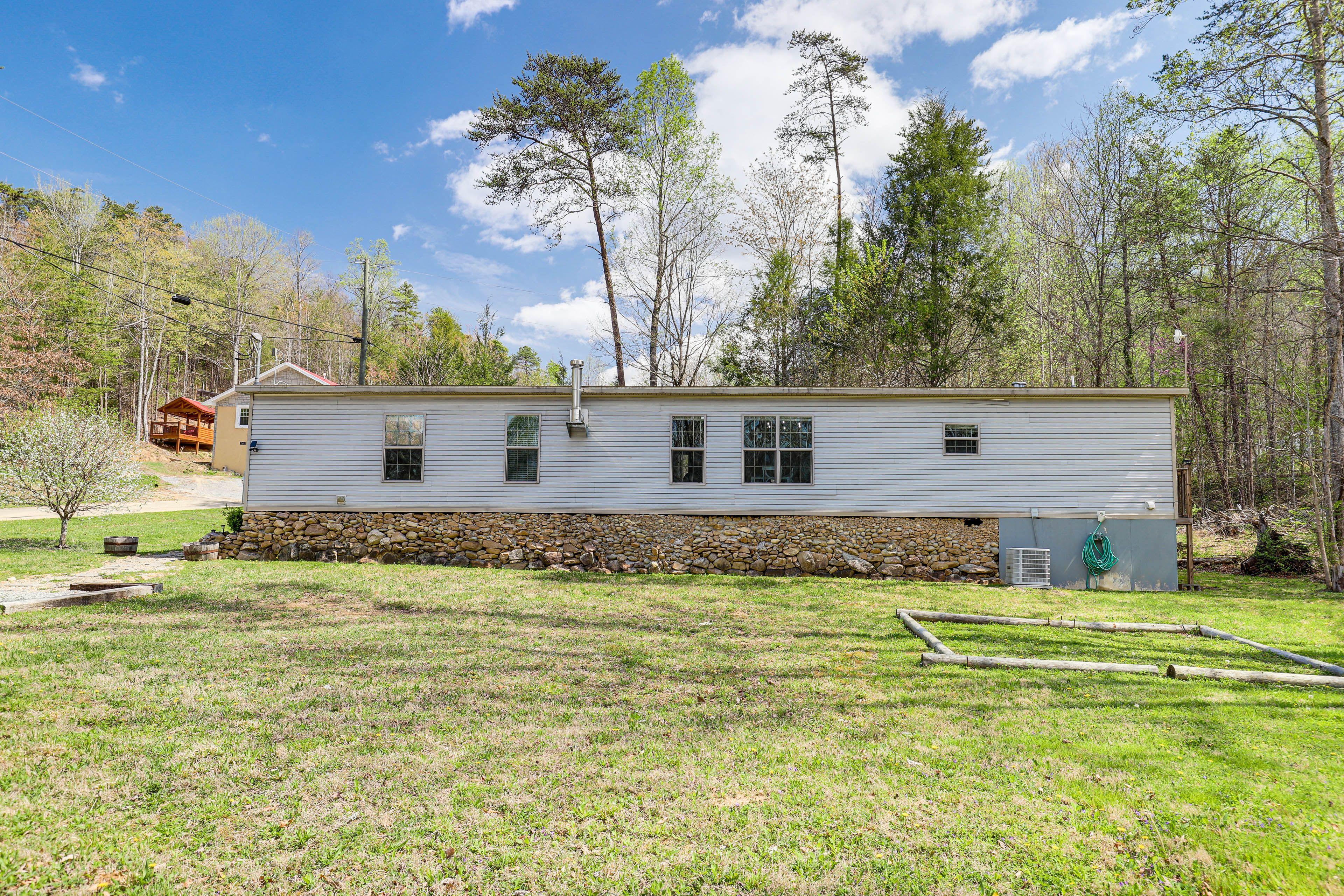 Home Exterior | Single-Story Home