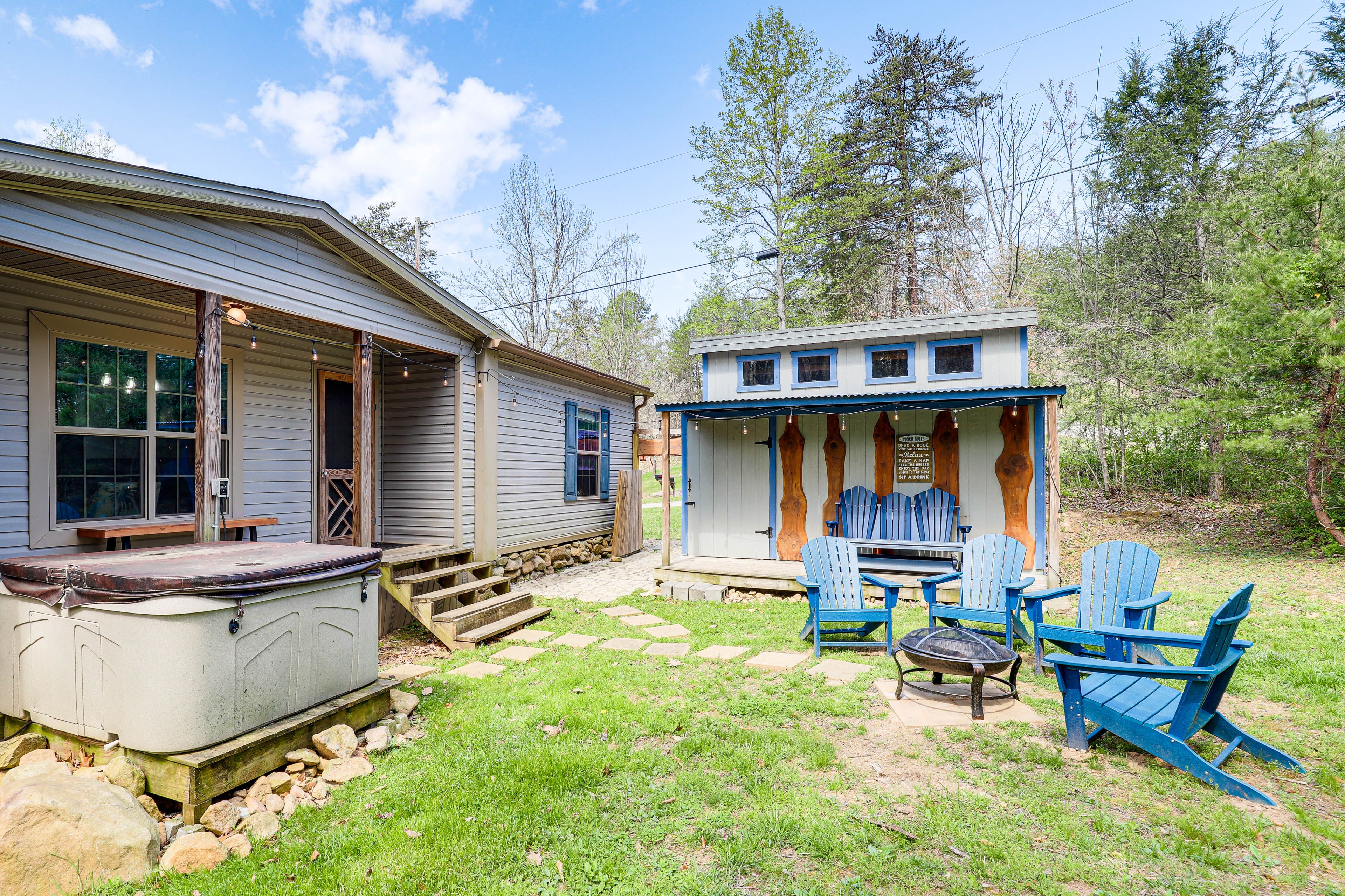 Sevierville Vacation Rental | 3BR | 2BA | 5 Steps to Enter | 1,848 Sq Ft