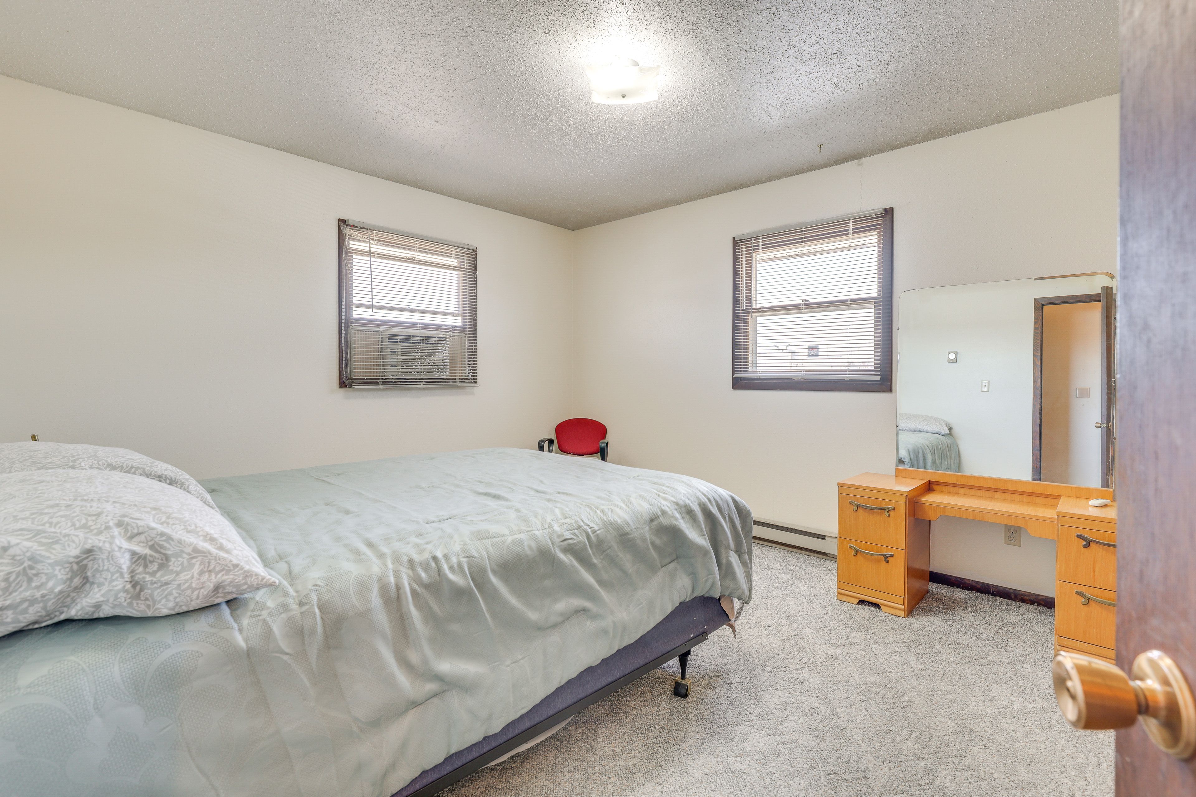 Bedroom 2 | Queen Bed