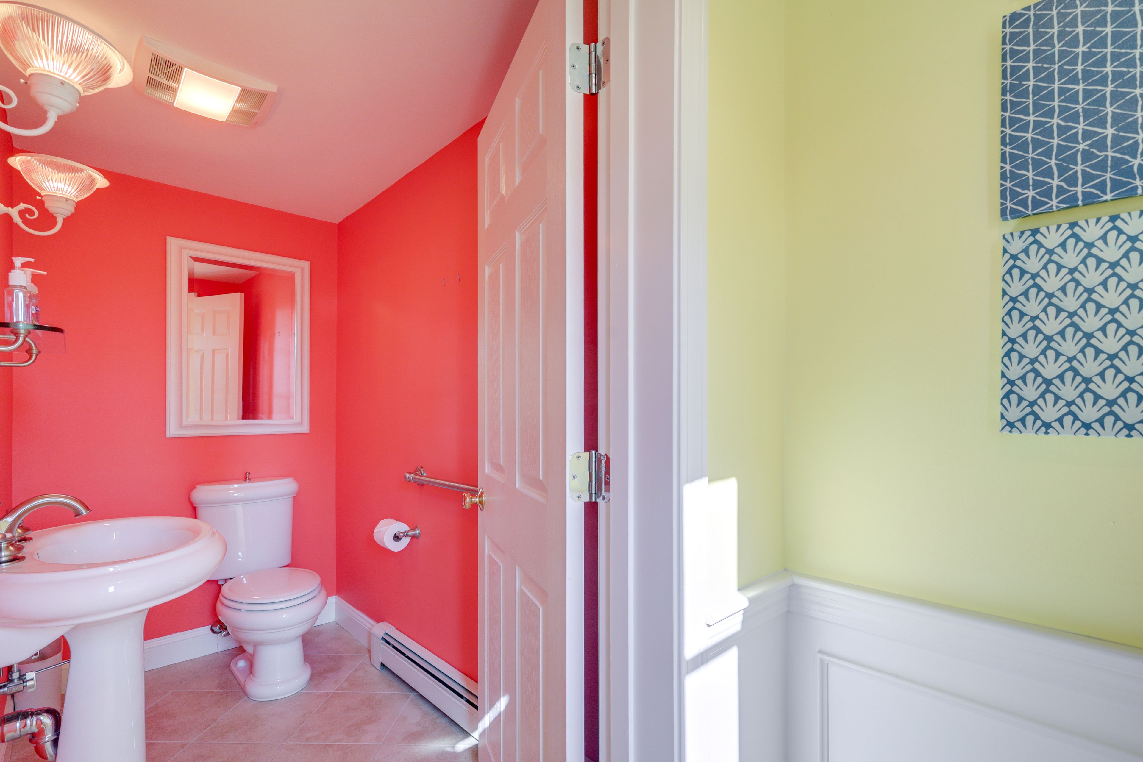 Half Bathroom | 1st Floor