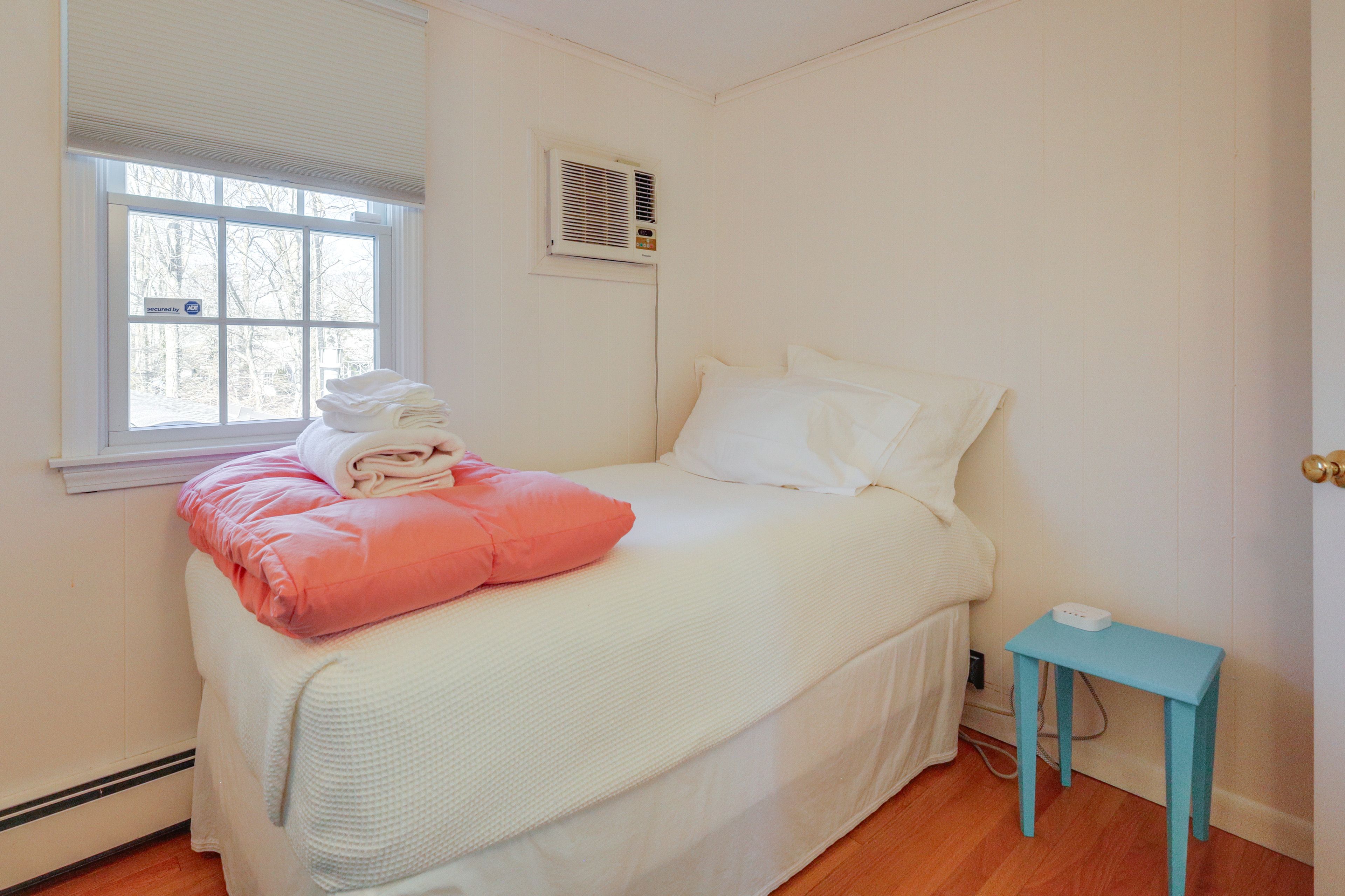 Bedroom 5 | 2nd Floor | Twin Bed