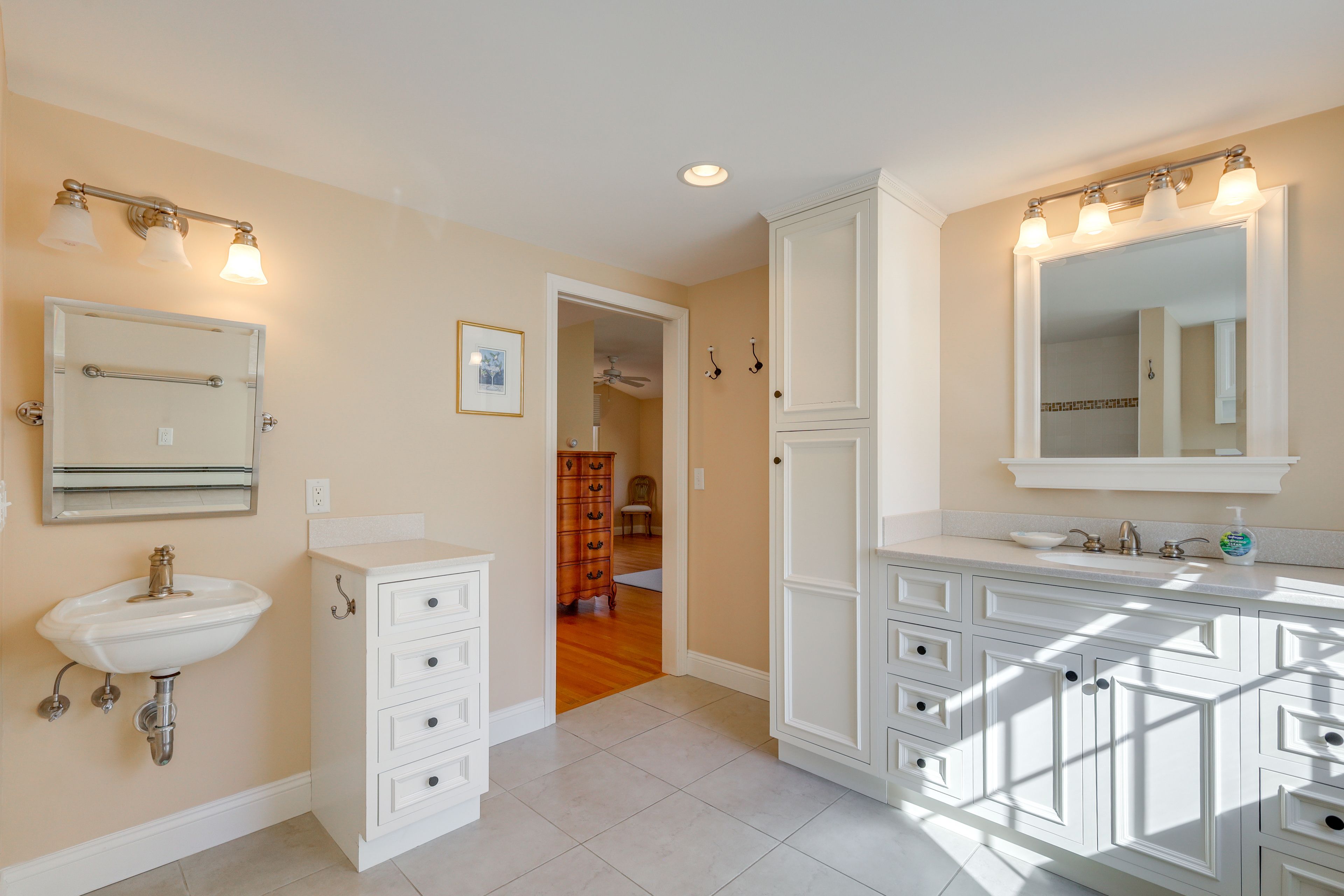 En-Suite Bathroom | 1st Floor | Towels Provided