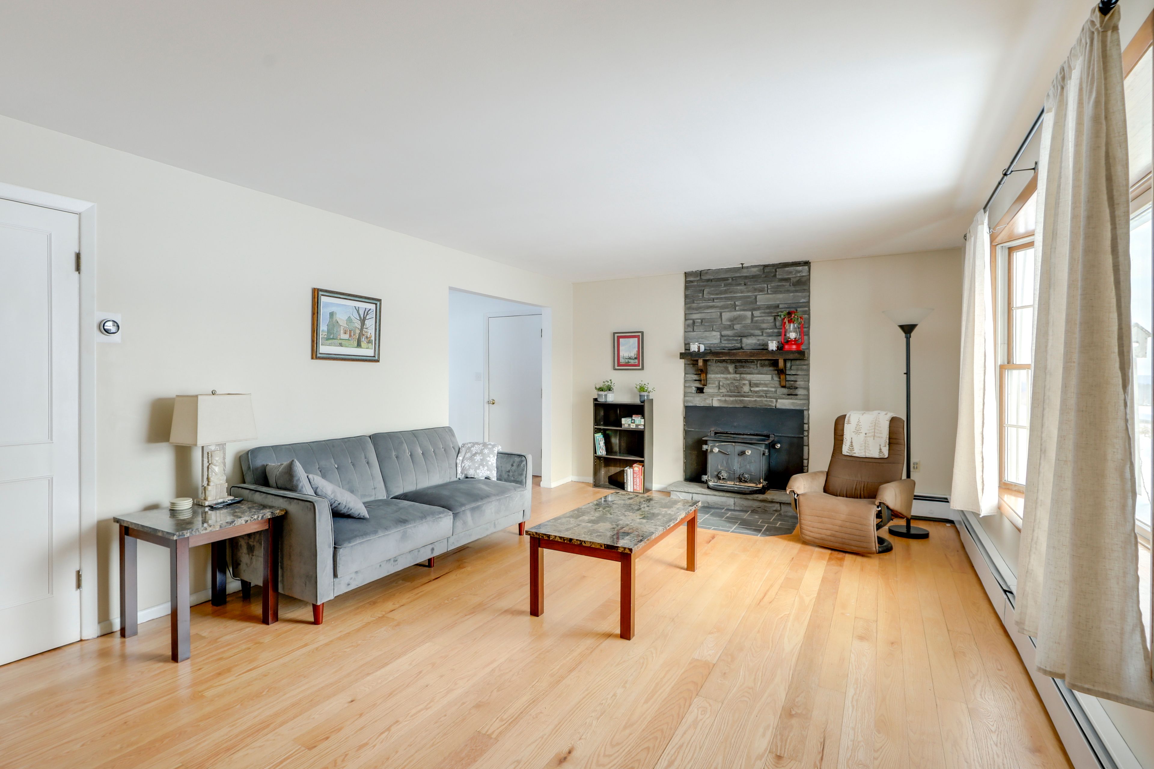 Living Room | Single-Story Home | Free WiFi