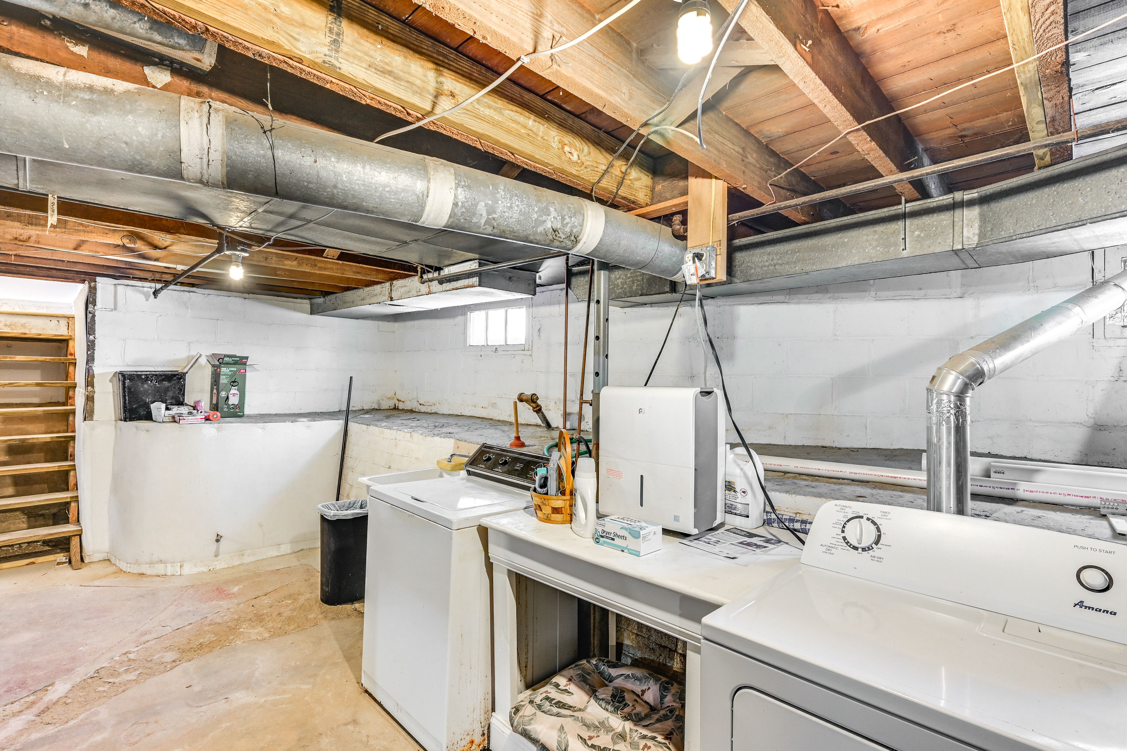 Basement | Washer & Dryer