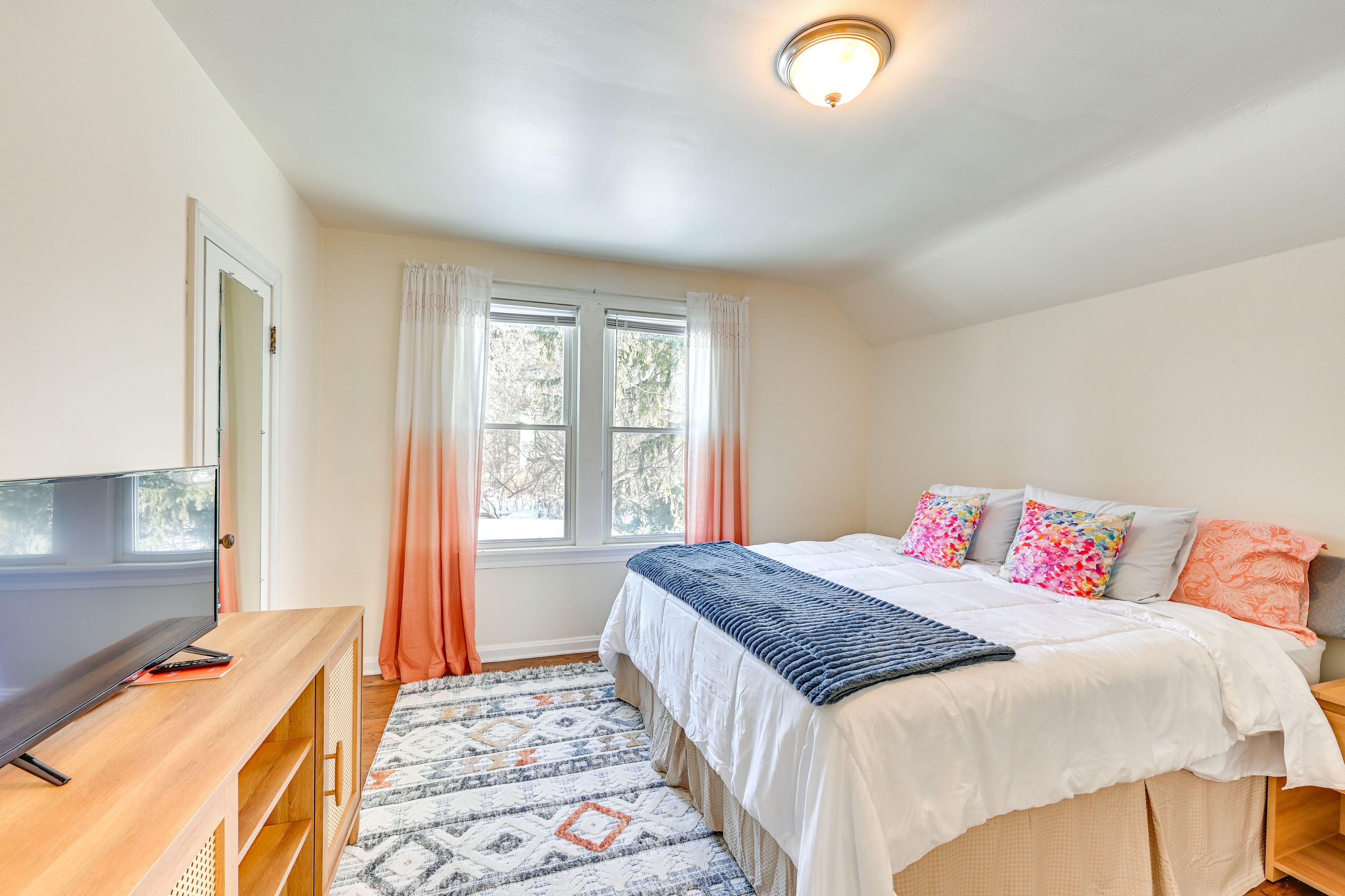 Bedroom 1 | 2nd Floor | King Bed | Linens Provided | Smart TV