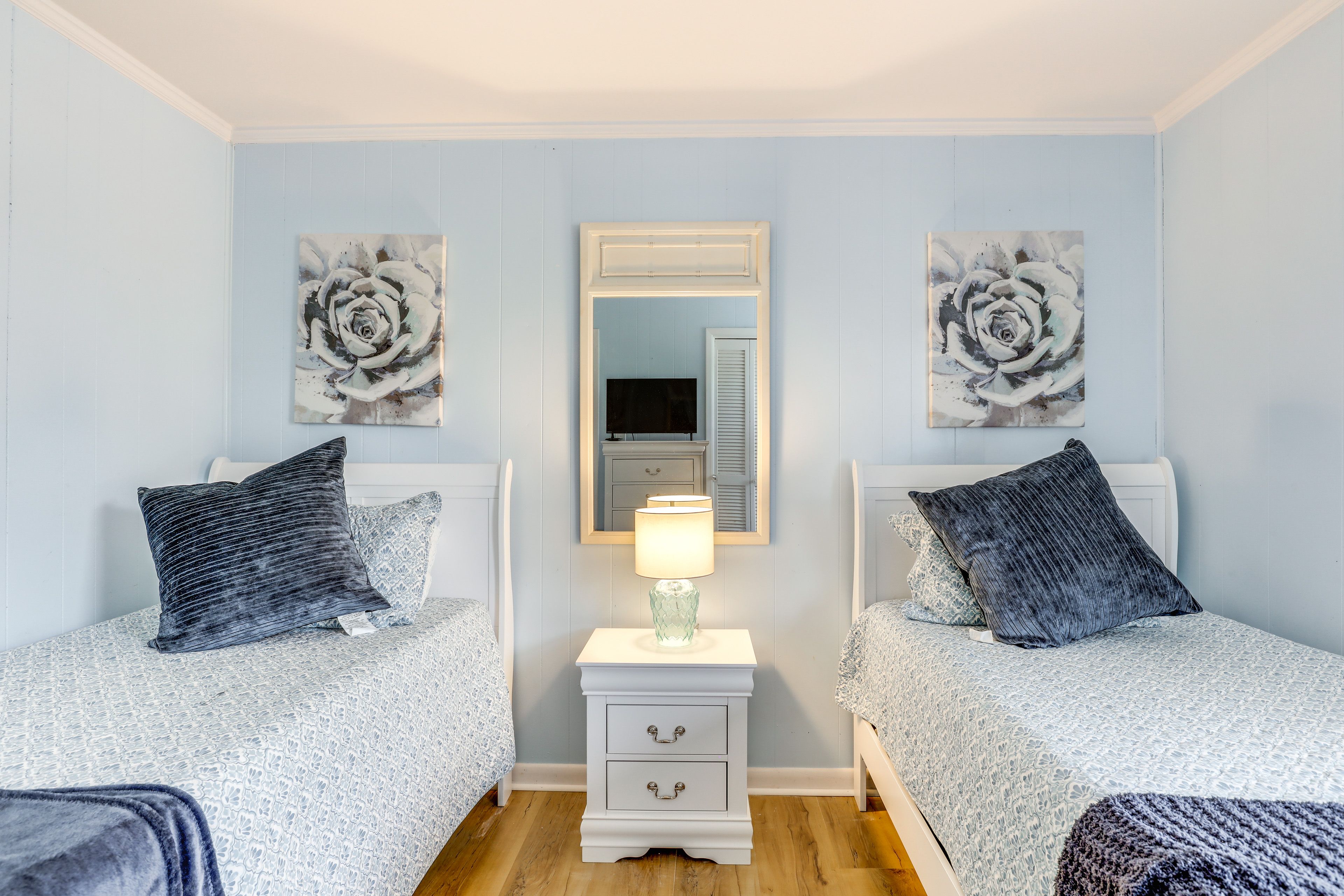 Bedroom 2 | 2 Twin Beds